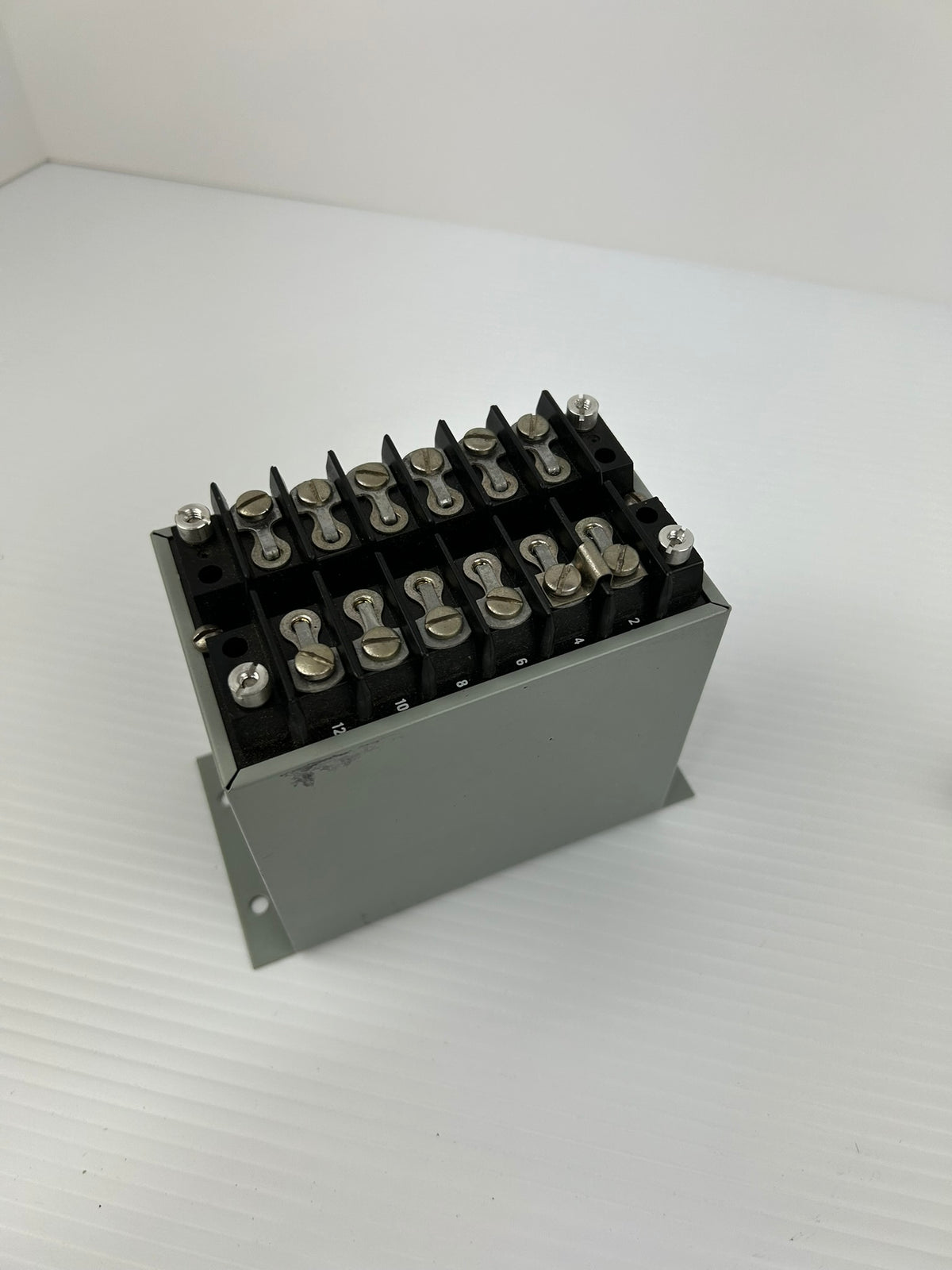 Westinghouse VP2-840 Watt Transducer Single Phase 2 Wire 5 Amp 120 Volts