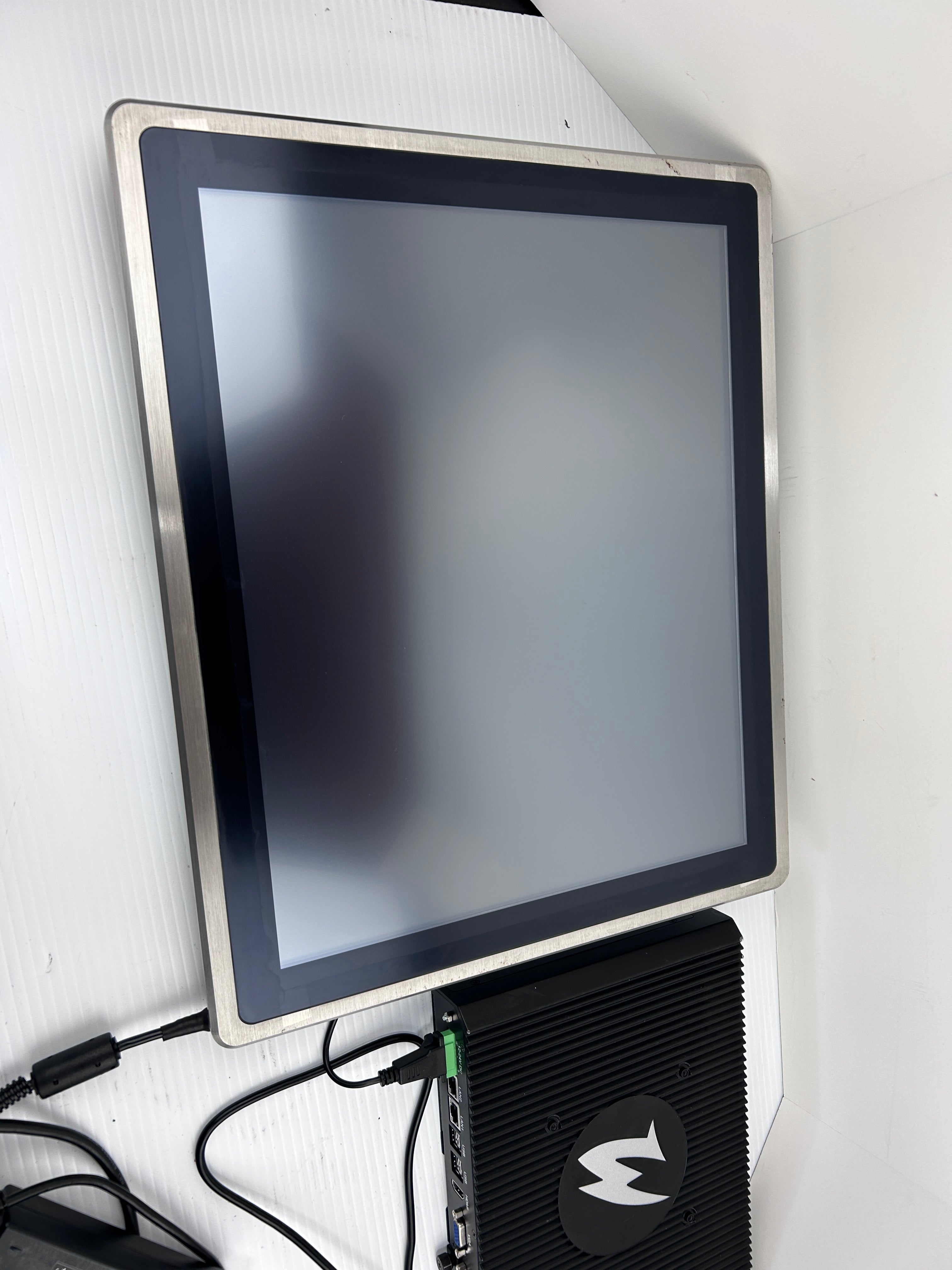 Schneider Electric Wonderware TSND2U-19SR-TN2H InTouch 19" Panel PC Display