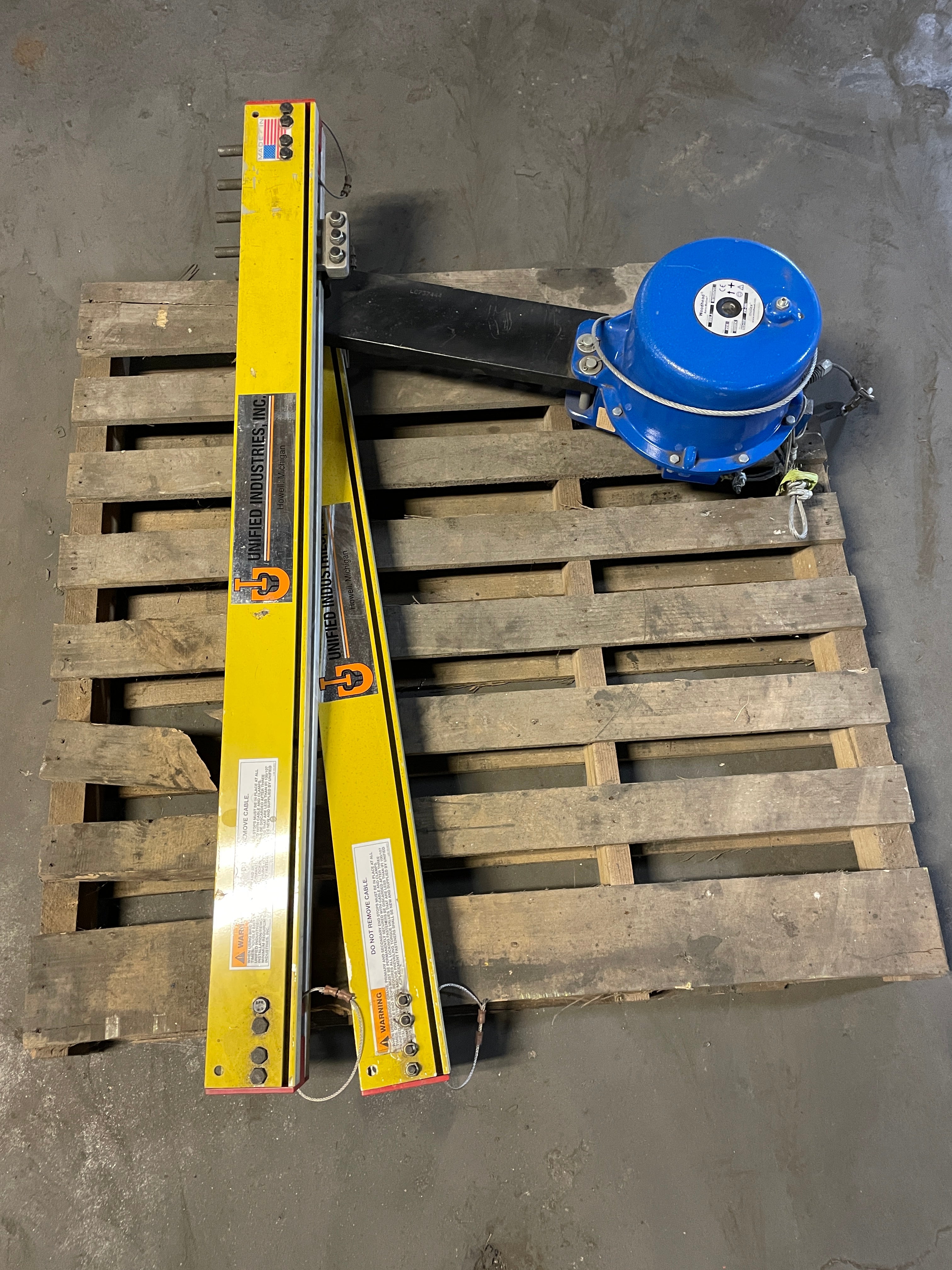 Woodhead 250LA Aero-Motive Molex Balancer Unified Industries Rail 234-250# 2014