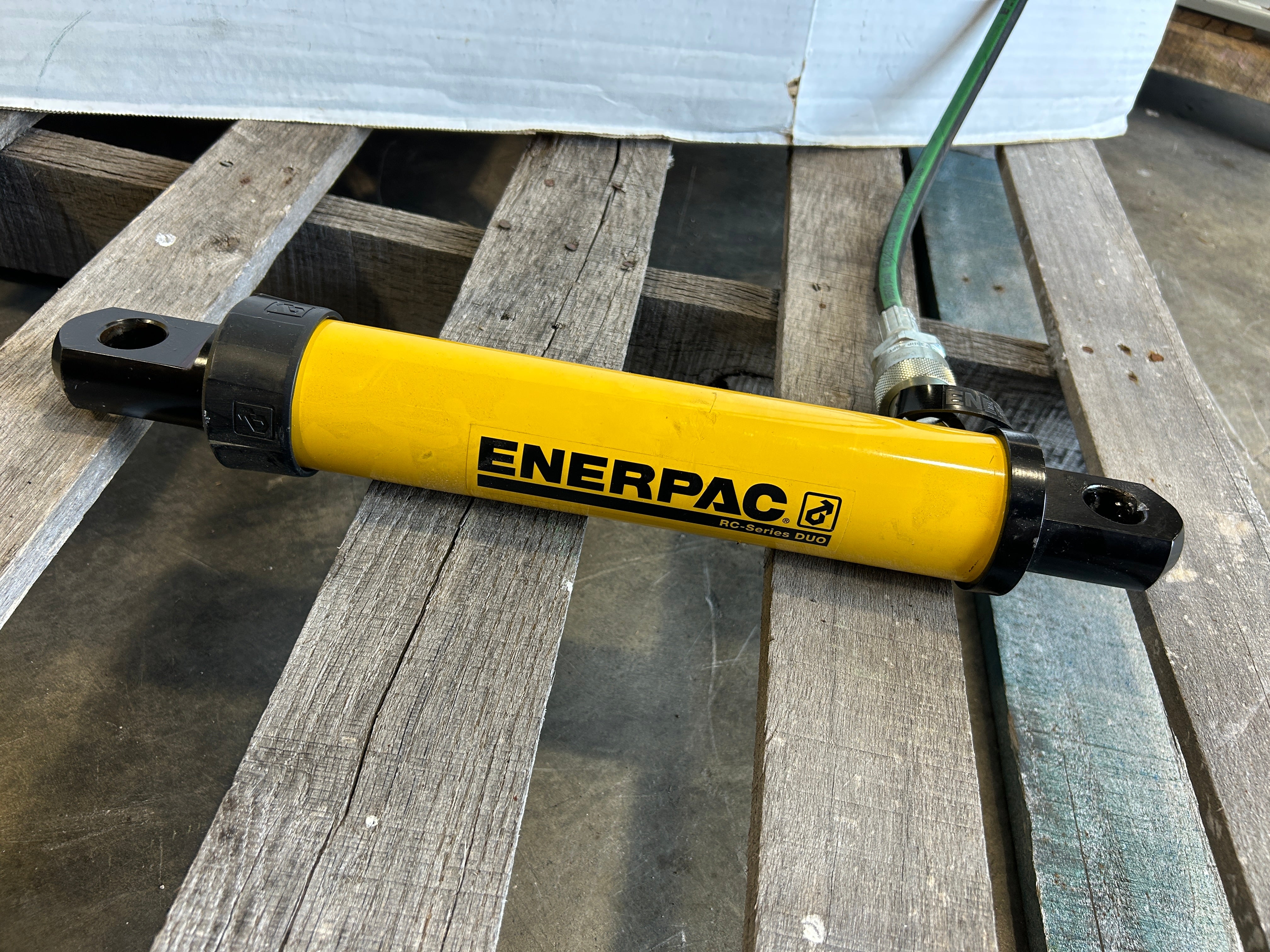 Enerpac P25 Hand Pump 2500 Tons/PSI with RC108 Hydraulic Cylinder 10T 10,000 PSI