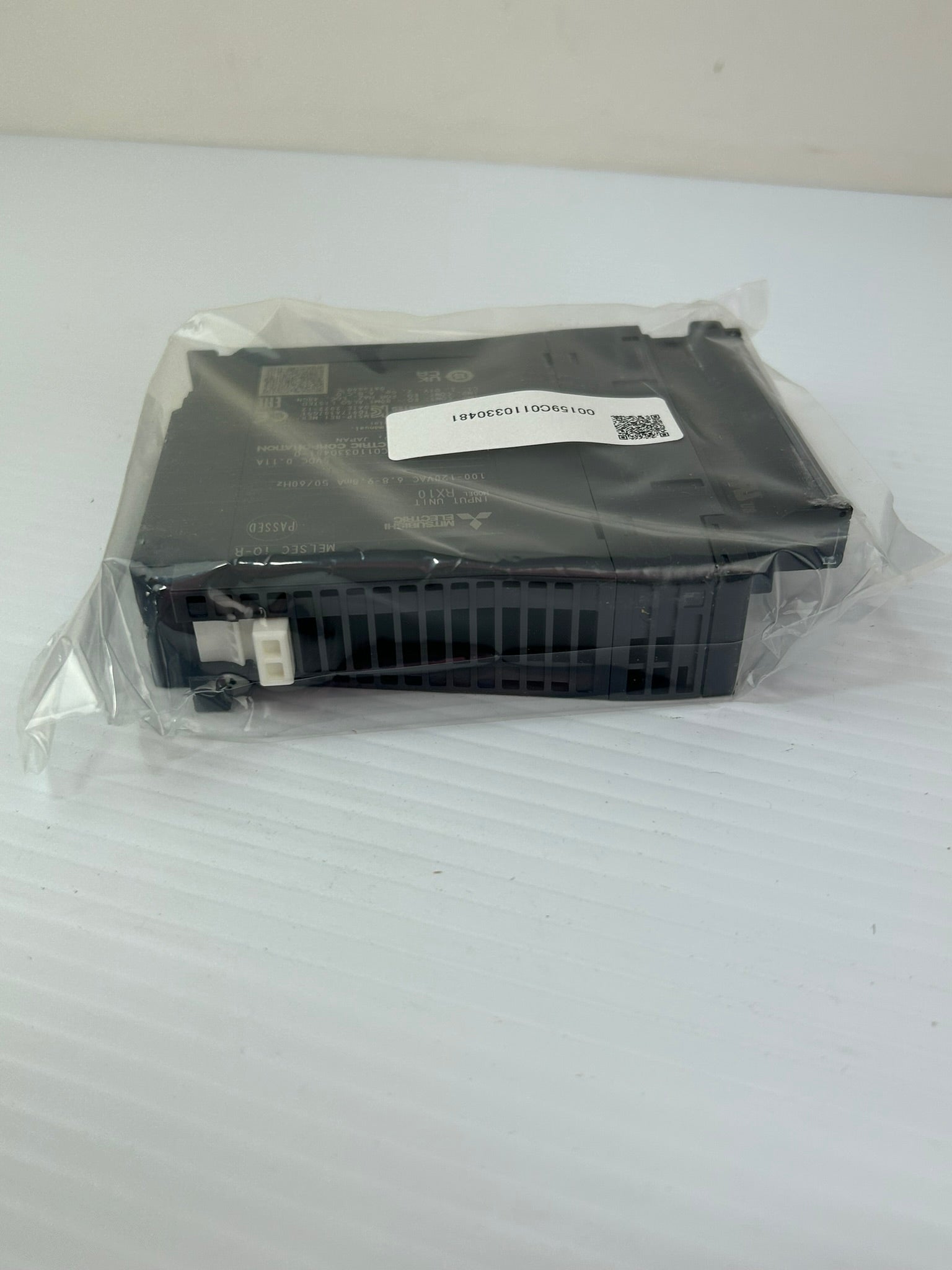 Mitsubishi RX10 MELSEC iQ-R PLC AC Input Module 10 Point 100-120VAC