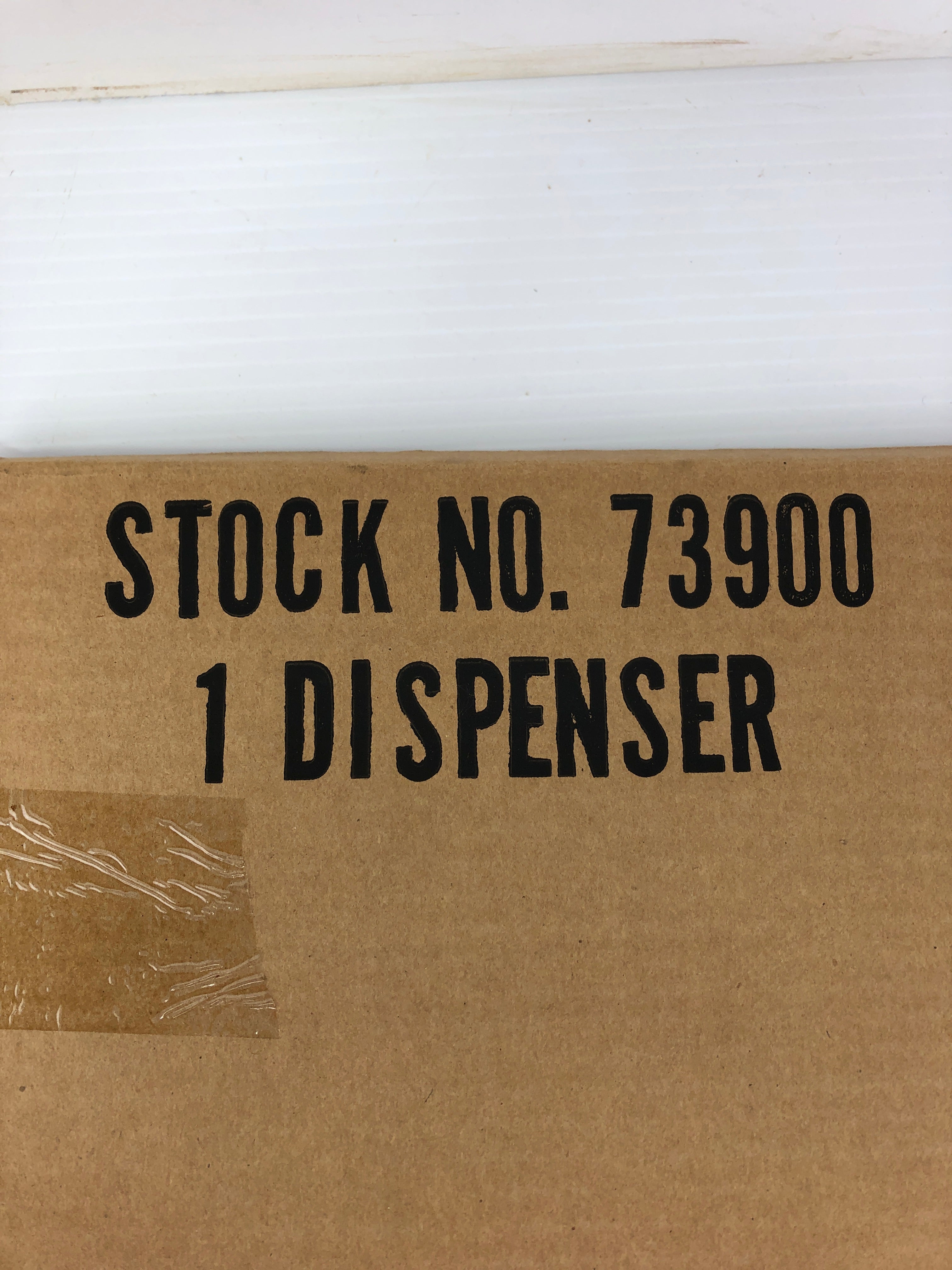 Kimberly Clark 73900 Access White Metal Dispenser