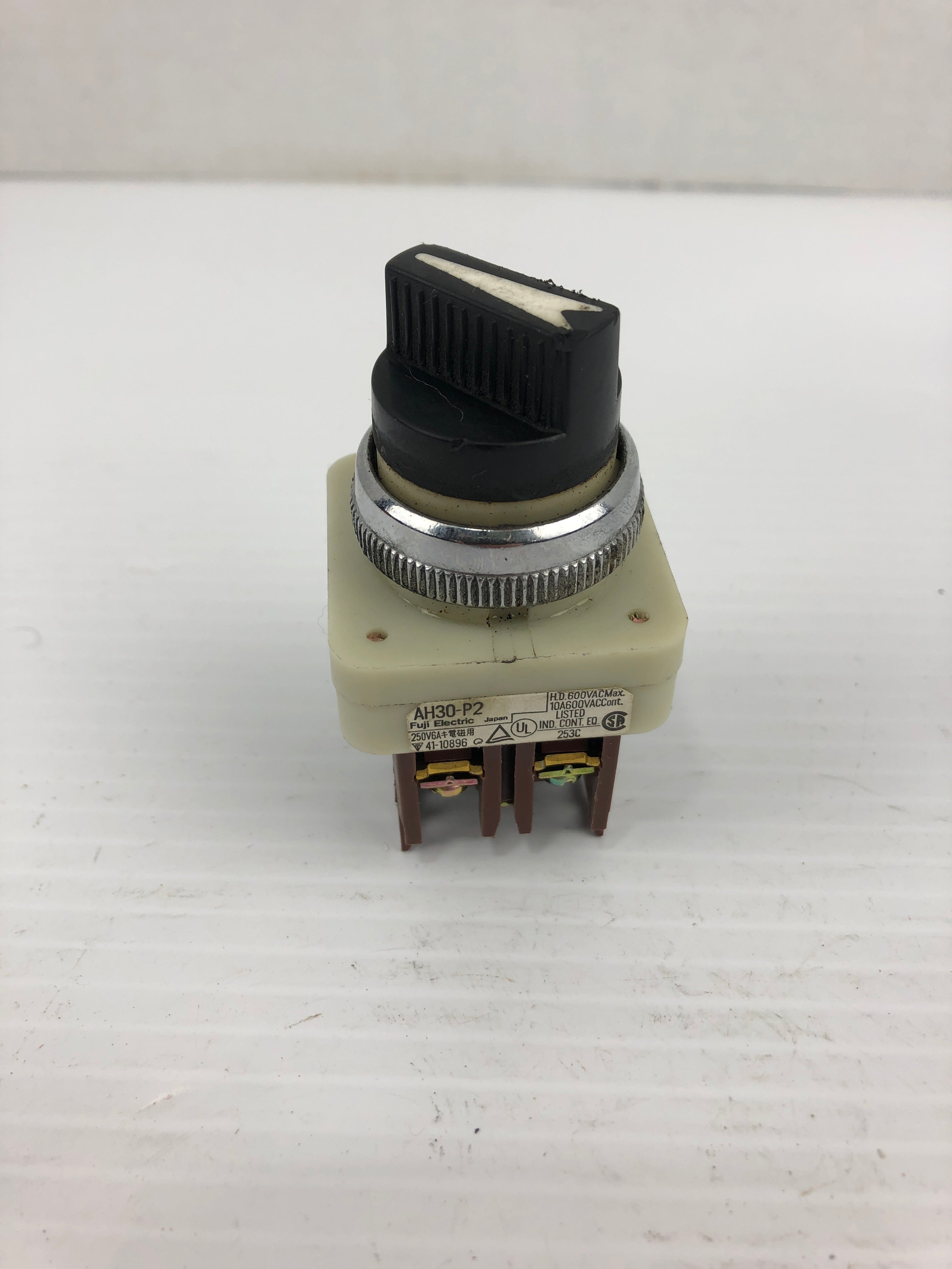 Fuji Electric AH30-P2 On Off Command Switch