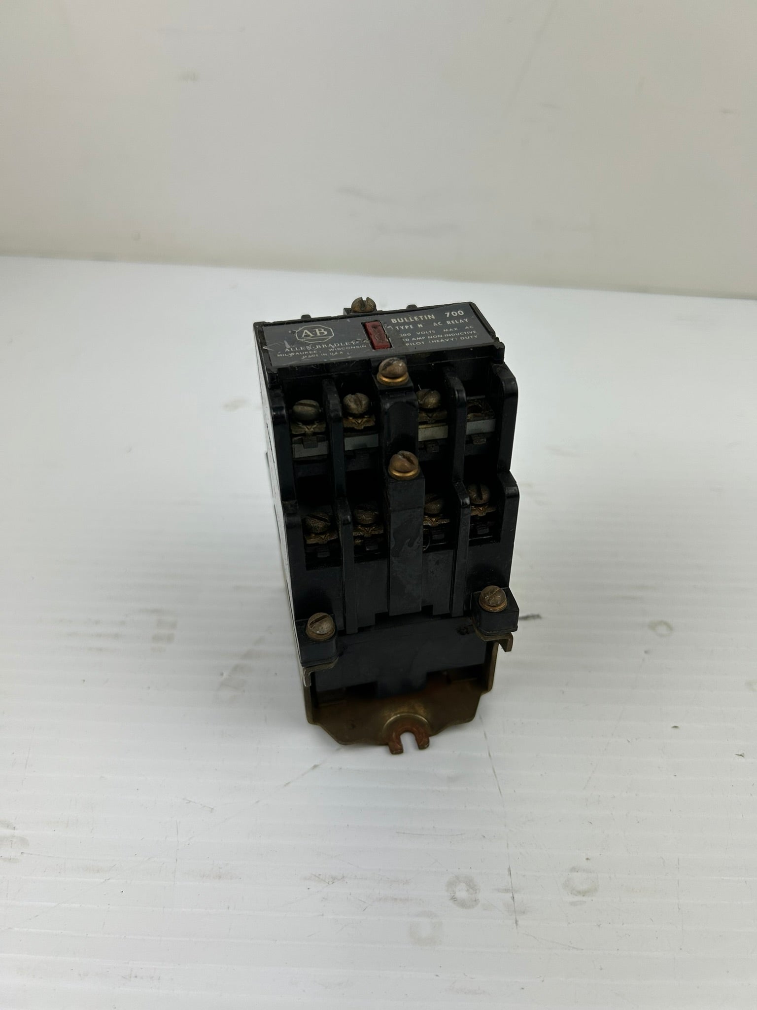 Allen-Bradley 700-N800A1 Relay Series B Type N 300VAC 10A