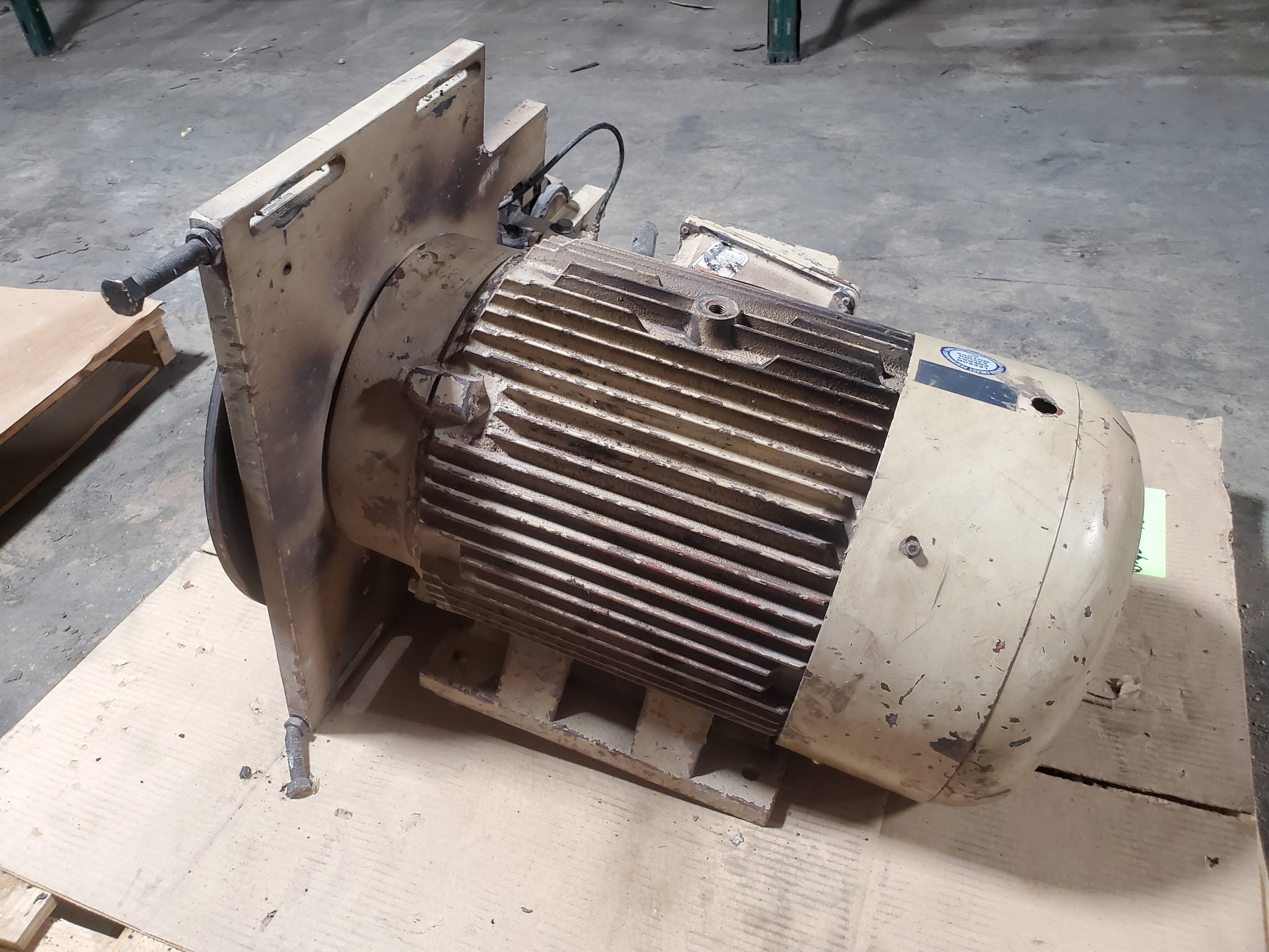 Leeson G-150085-60 Motor 60HP 1770 RPM 3PH 326TC with Belt Drive Clutch Assembly