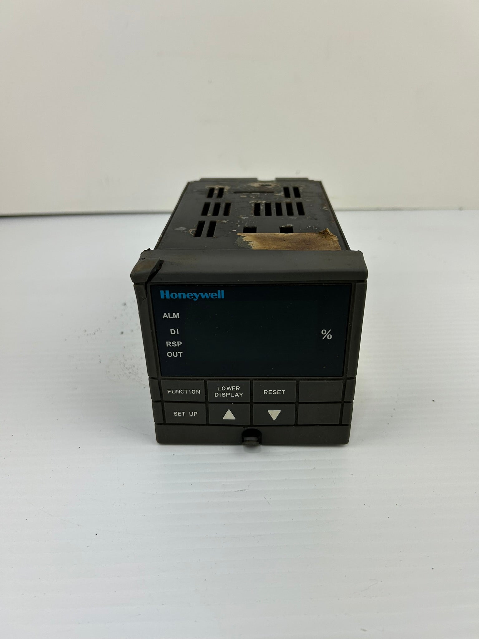 Honeywell DC330L-E0-000-20-0A0000-00-0 Temperature Controller UDC3300