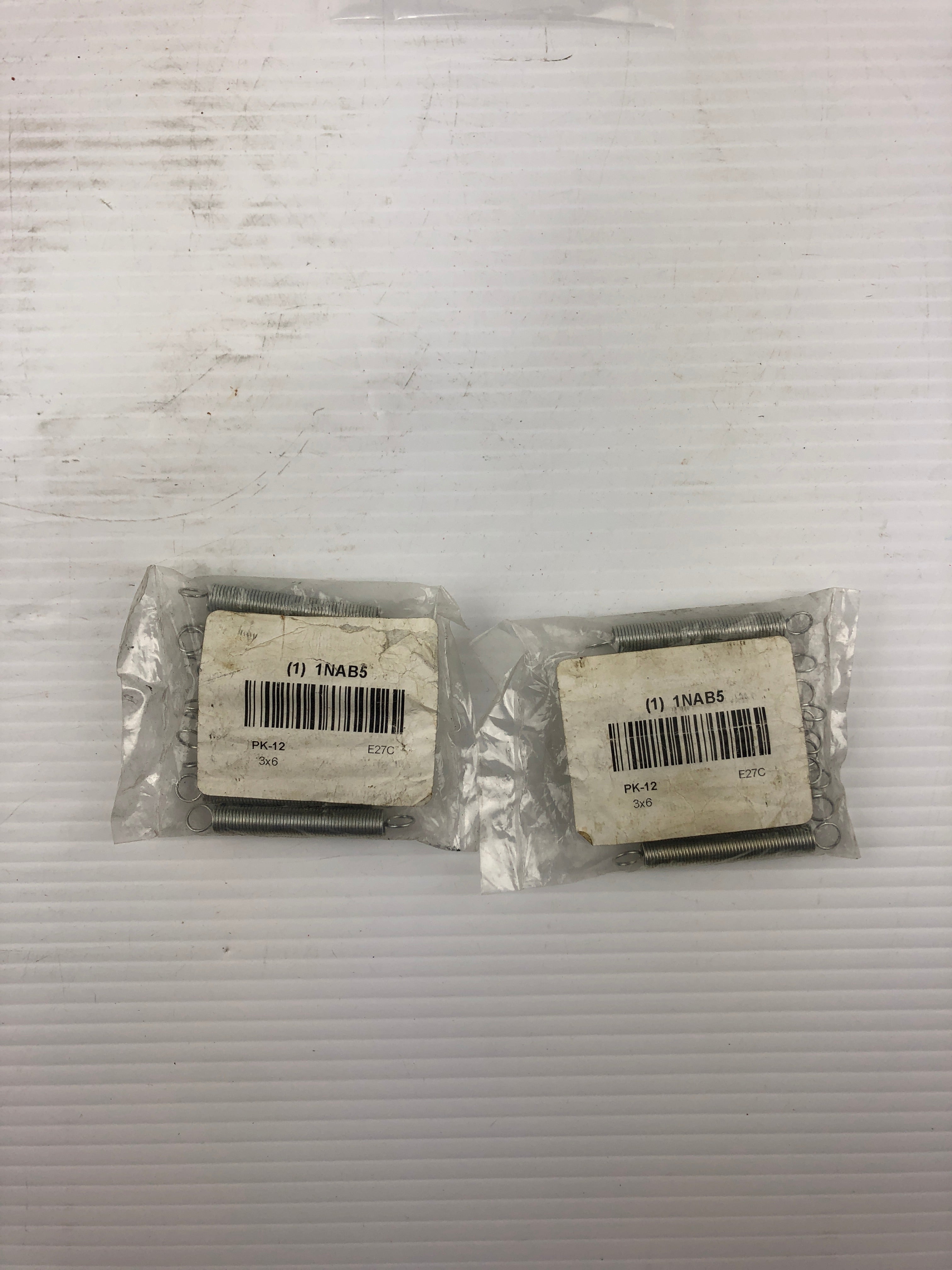 Zoro Select 1NAB5 Ext Utility Spring Steel 2-1/2" - Lot of 24