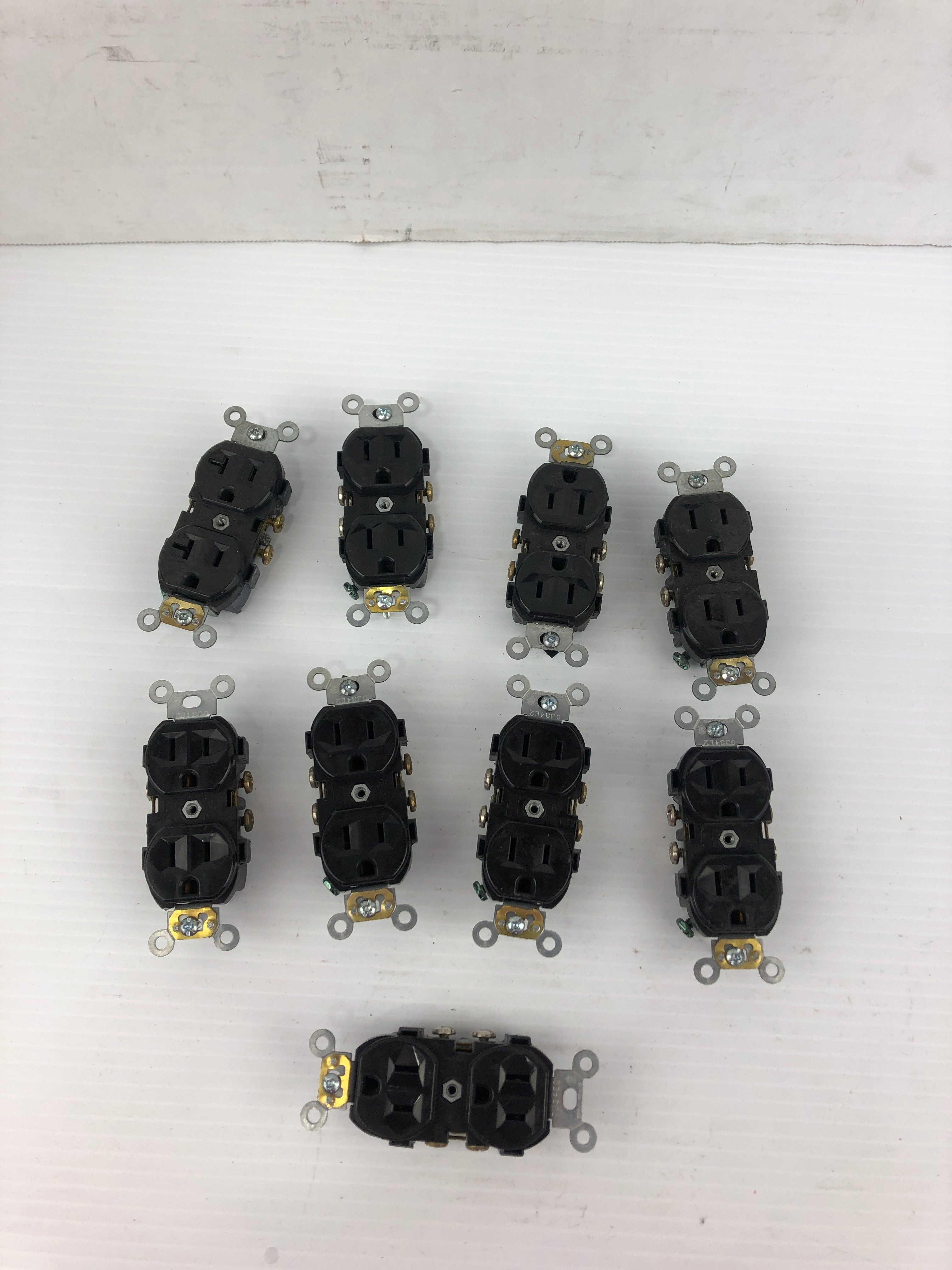 Bryant Black Receptacles 15A 125V - Lot of 9