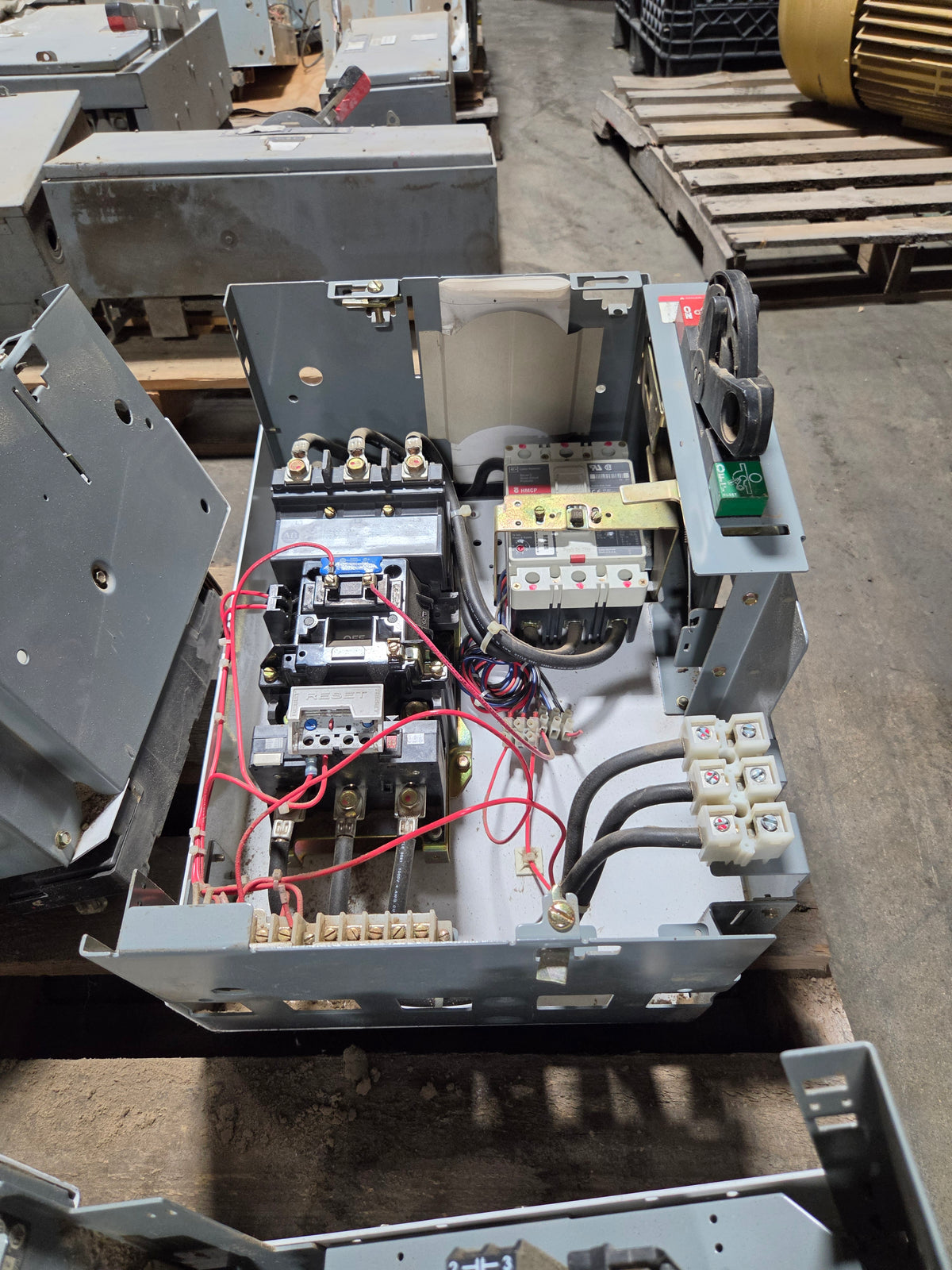 Allen-Bradley MCC Bucket 2113B Size 3 100A Breaker 30HP 3PH 480V 60Hz - No Door