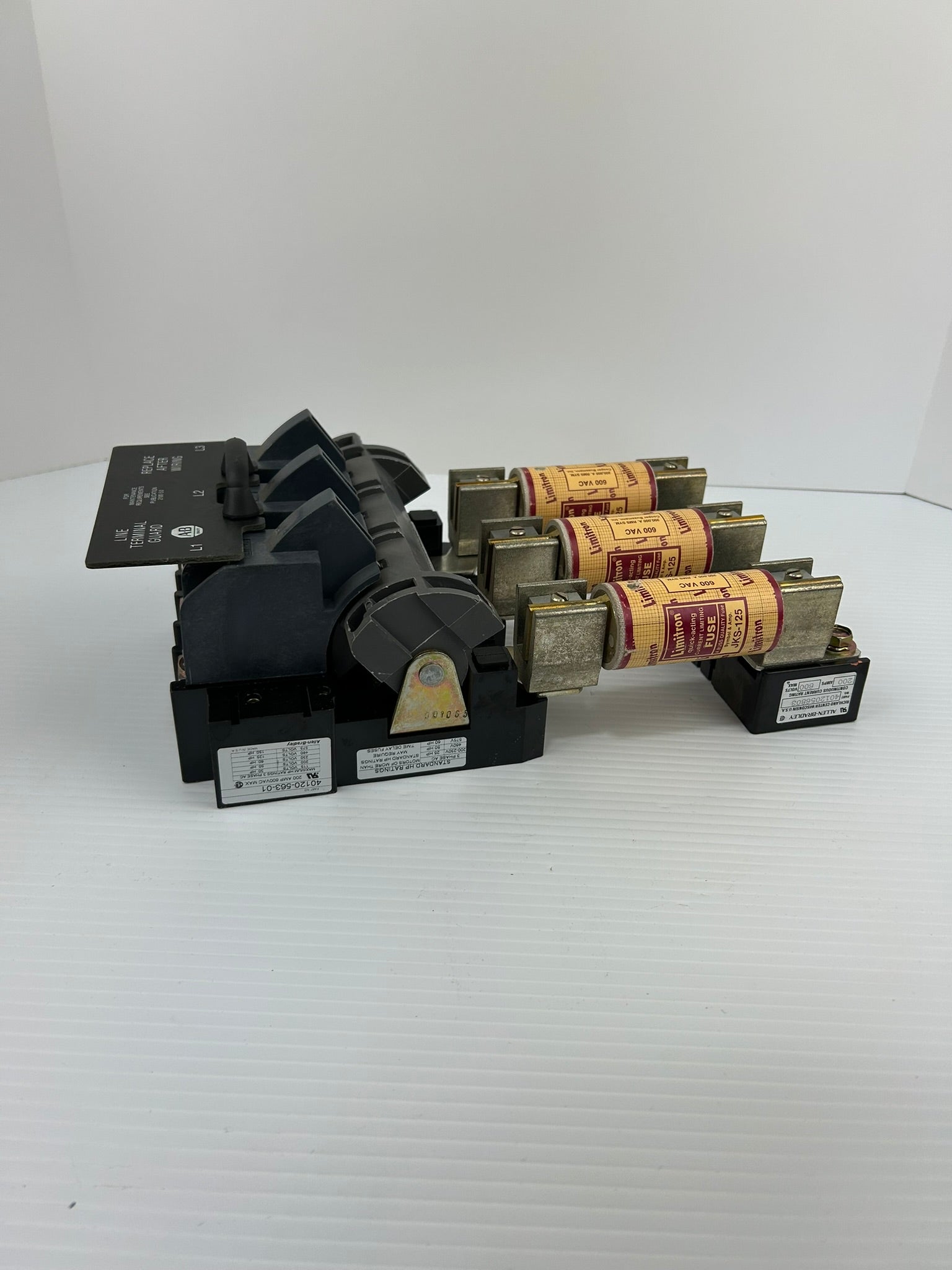 Allen-Bradley 40120-563-01 Fusible Disconnect Switch 200A 600V with Safety Cover