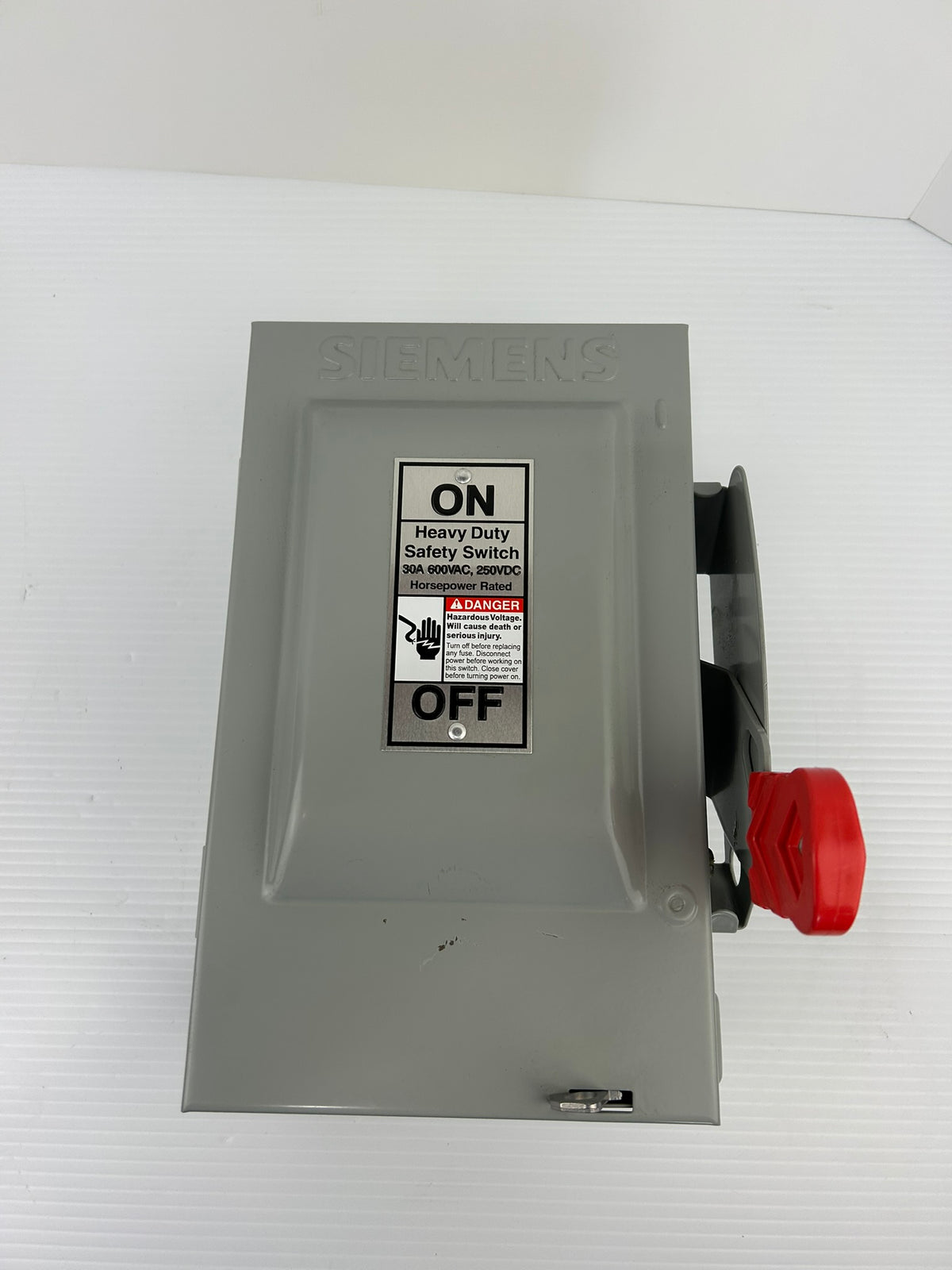 Siemens HNF361 Non-Fusible Heavy Duty Safety Switch 30A 600VAC 250VDC Indoor