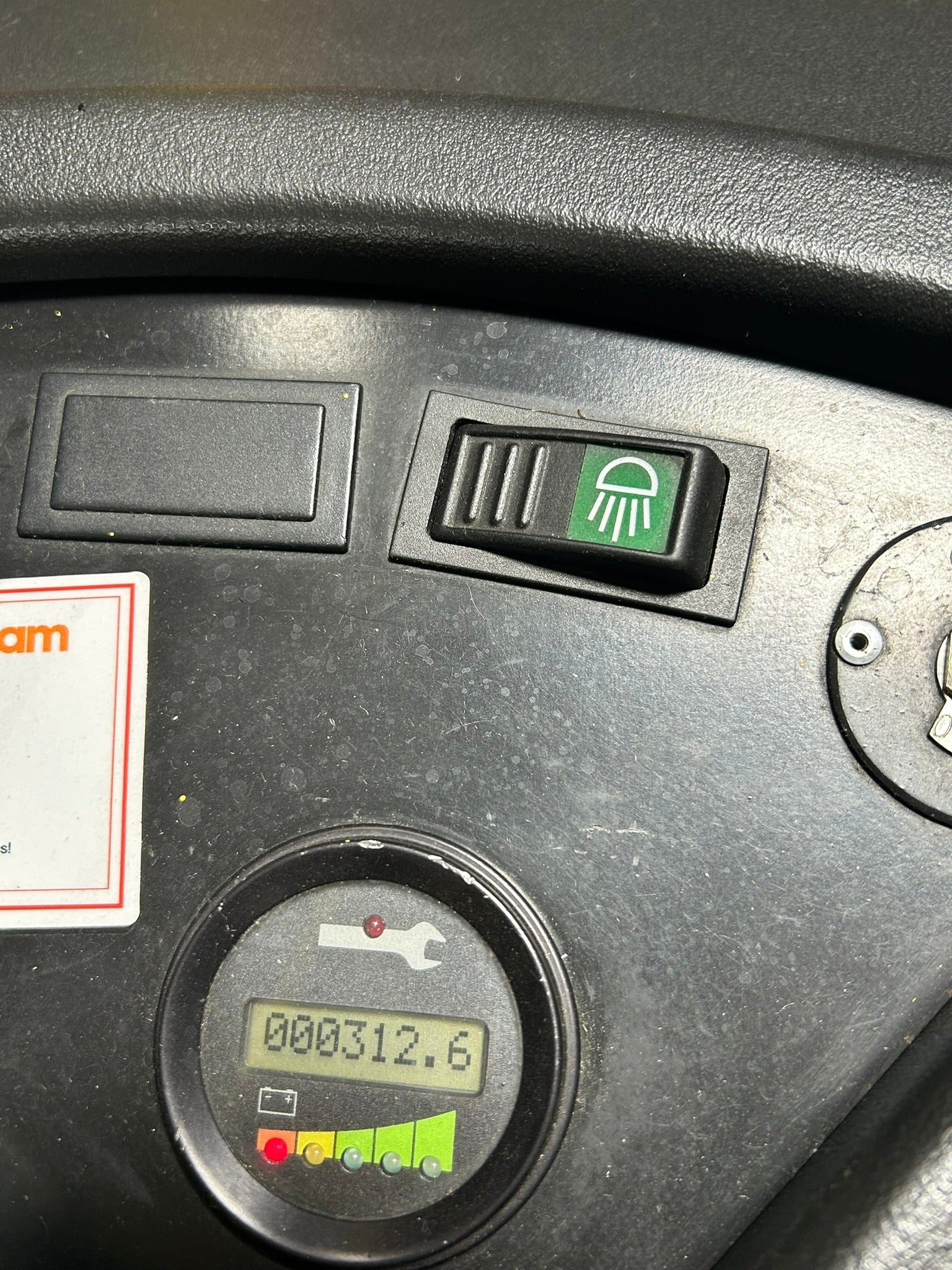 Hyster E40HSD Electric Stand-Up Forklift Truck 4000 Lb. Capacity 36V Type EO