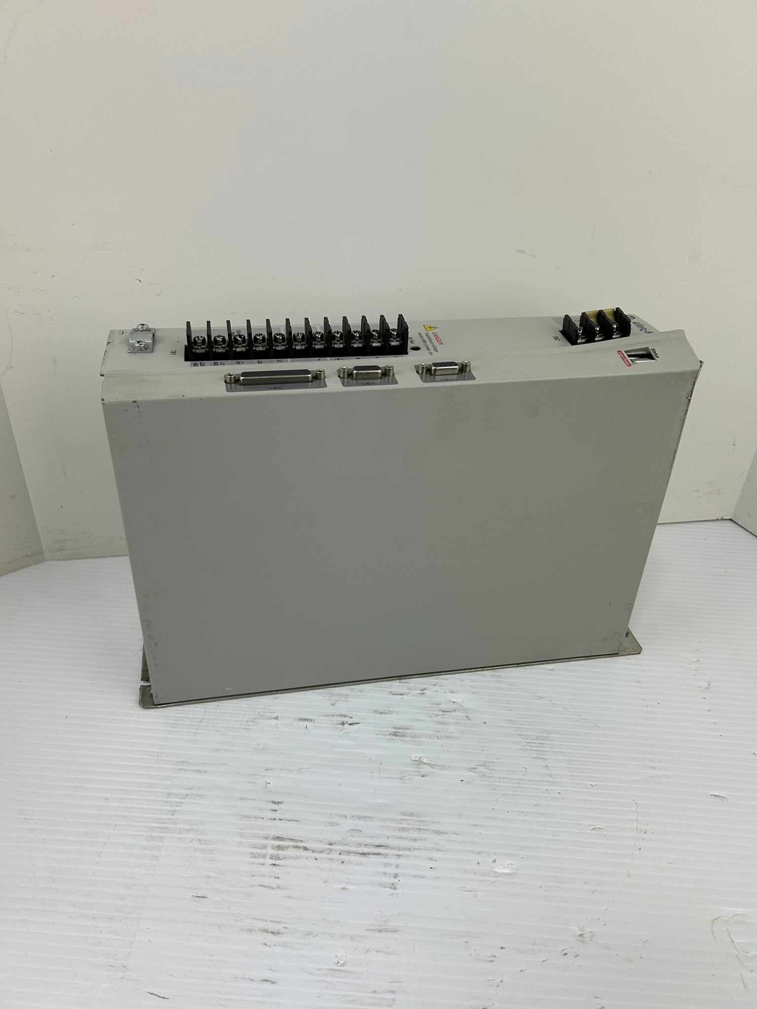 Allen Bradley 2098-DSD-030 Amplifier Drive Ultra 3000 Series B 1 PH