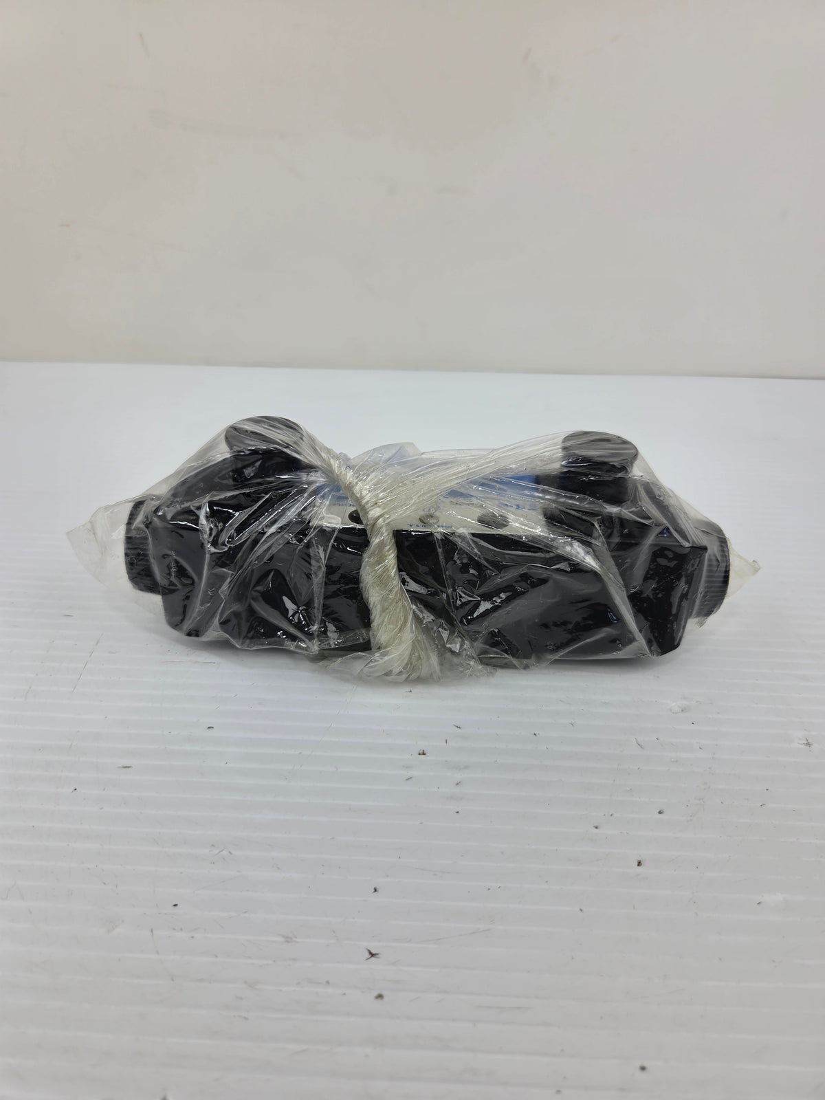 Eaton Vickers DG4V-3-6C-M-U-B6-60 Hydraulic Directional Valve 350bar 5000 PSI