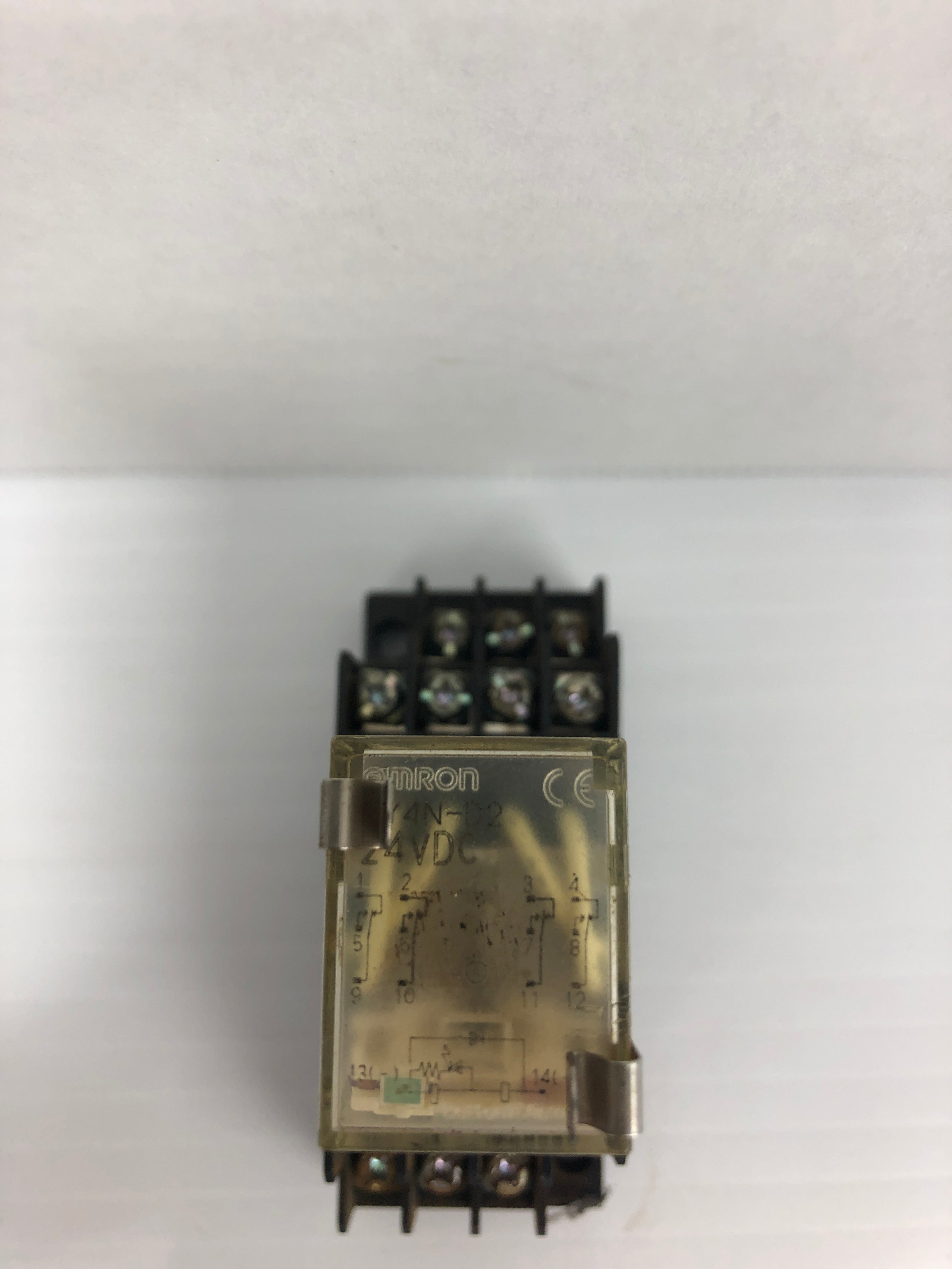 Omron MY4N-D2 Relay with Base 22Y5YF 5A