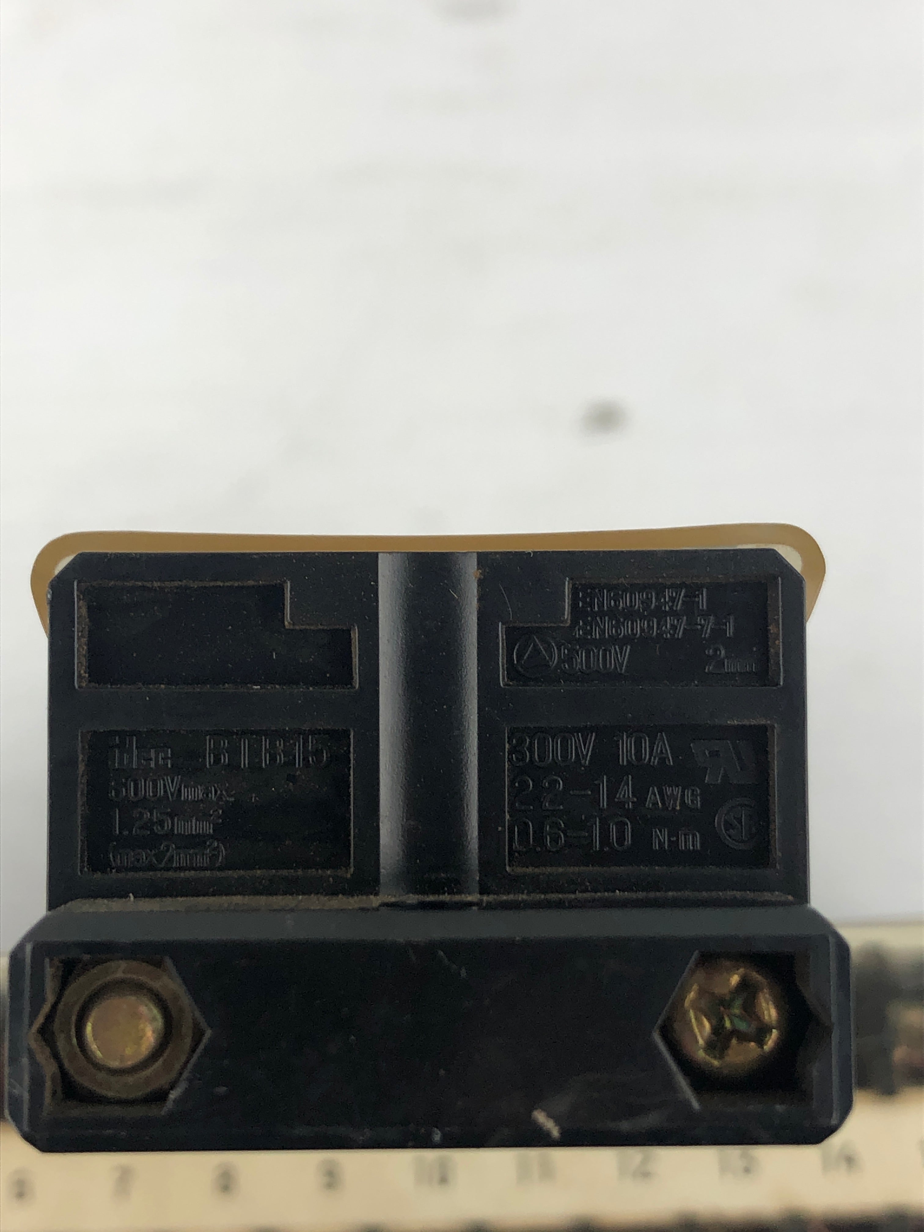 Idec BTB15 Terminal Block 600V 1.25mm² 10A 17P