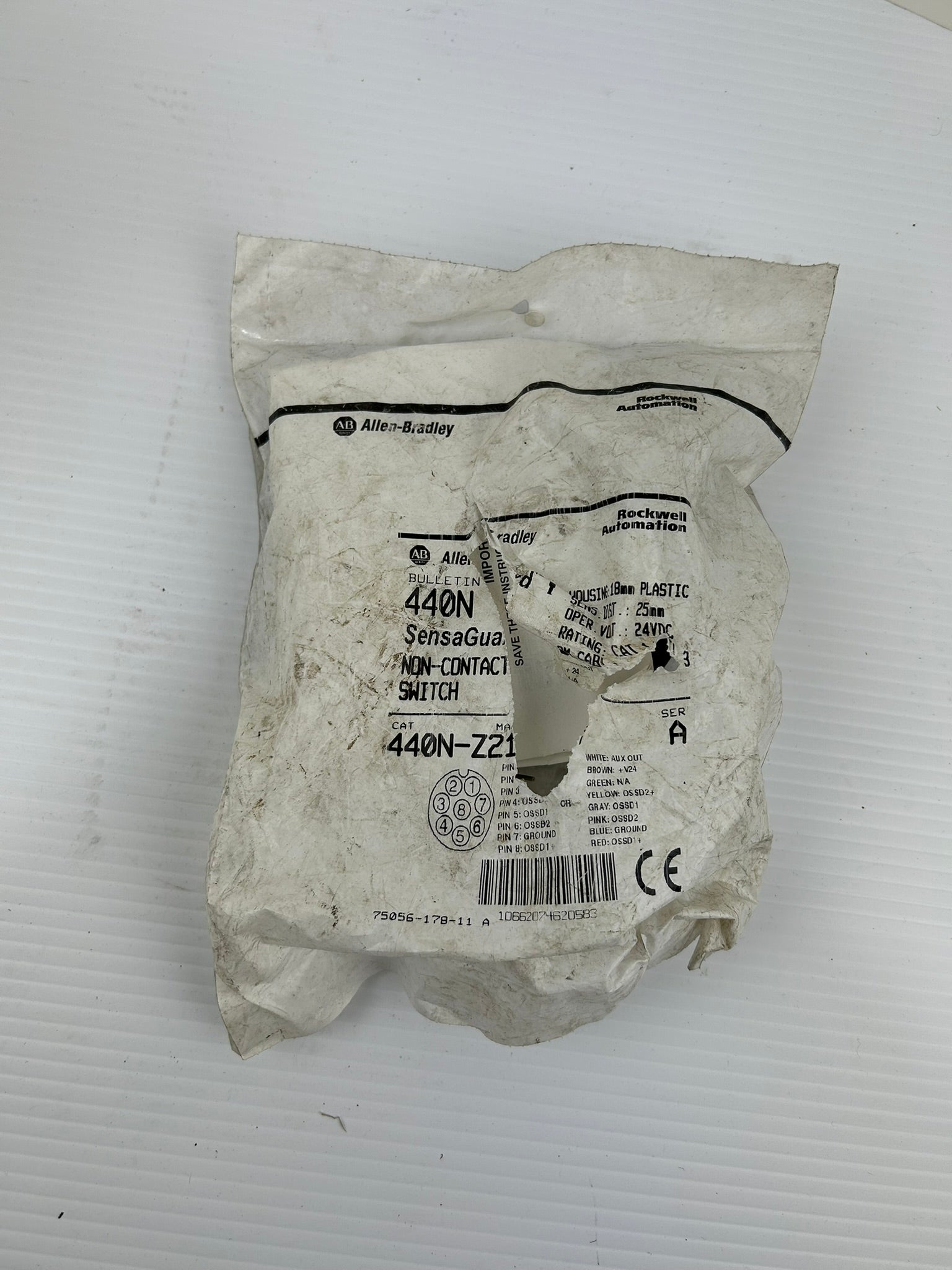 Allen-Bradley 440N-Z21S26A SensaGuard Non-Contact Safety Switch 24VDC 3M Cable