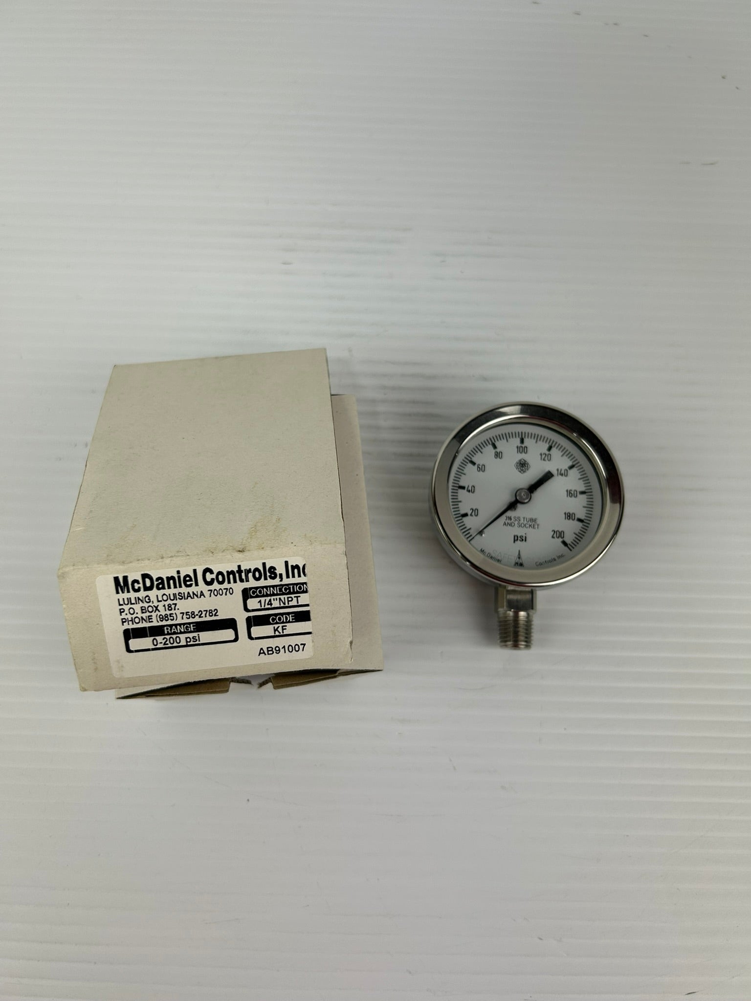 McDaniel Controls AB91007 Pressure Gauge 0-200 PSI 1/4" NPT Connection