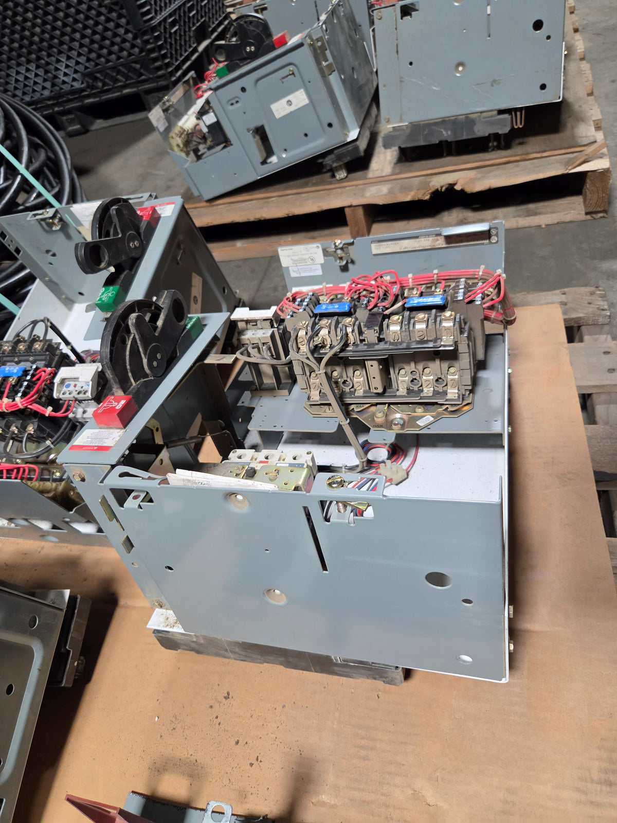 Allen-Bradley 2107B MCC Bucket Size 1 FVR 3.0HP 480V 3PH 15A Breaker - No Door