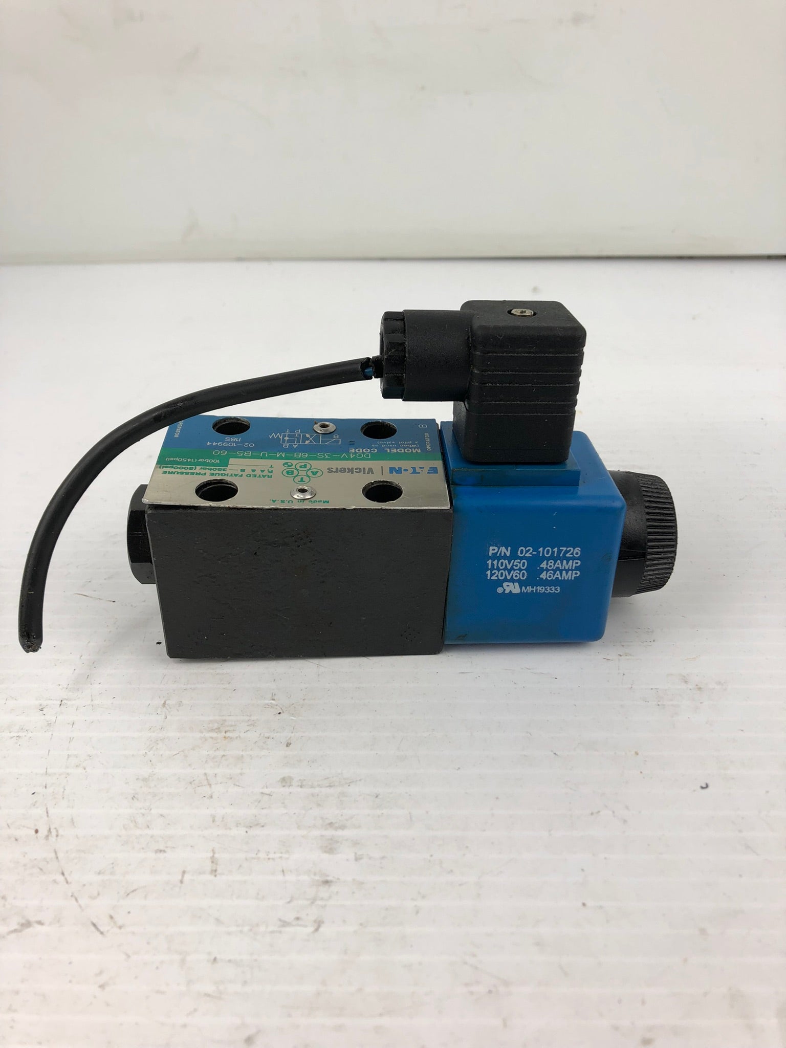 Eaton Vickers DG4V-3S-6B-M-U-B5-60 Solenoid Valve