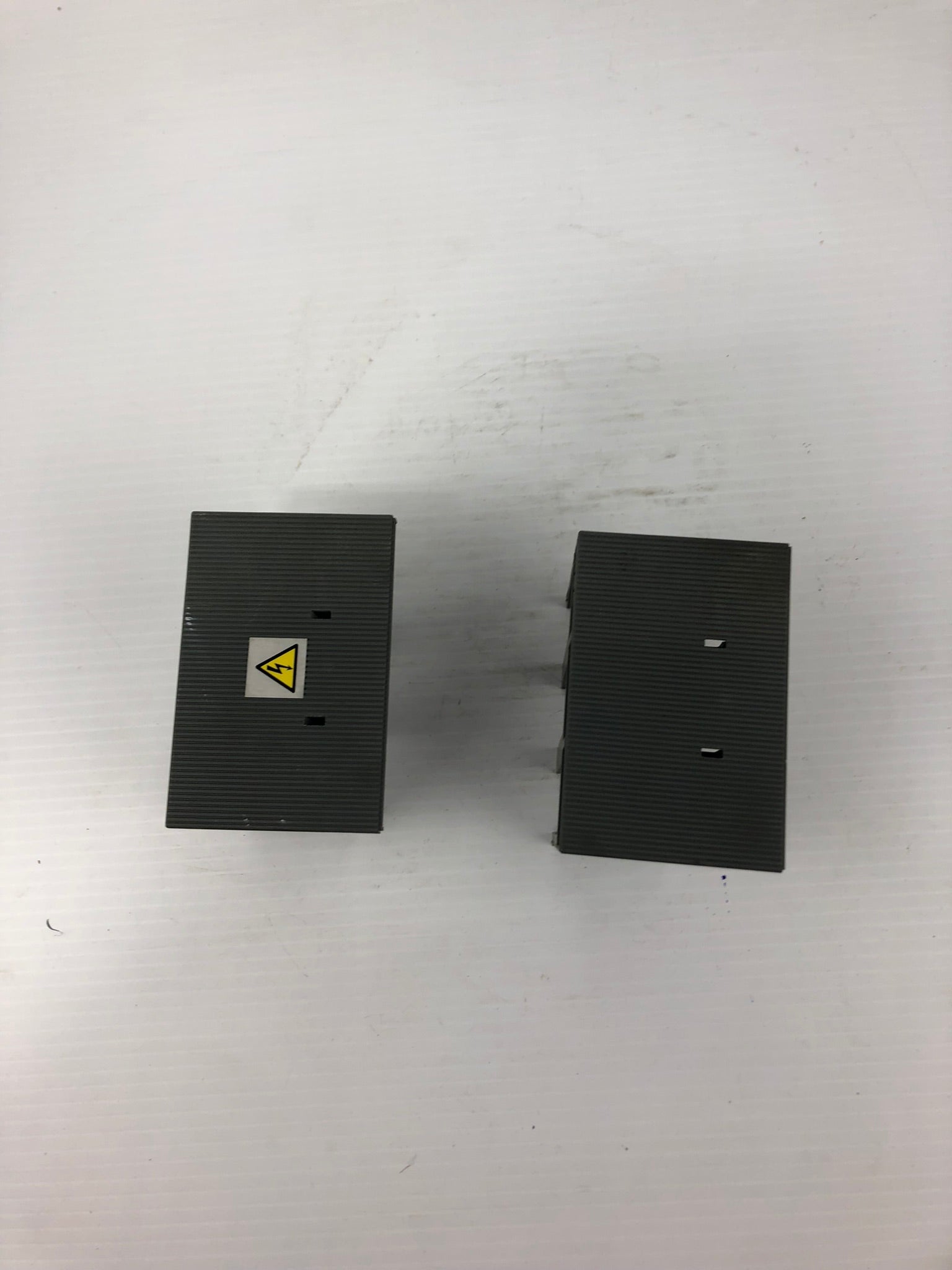 Mitsubishi 162456 Circuit Breaker End Covers S3-4