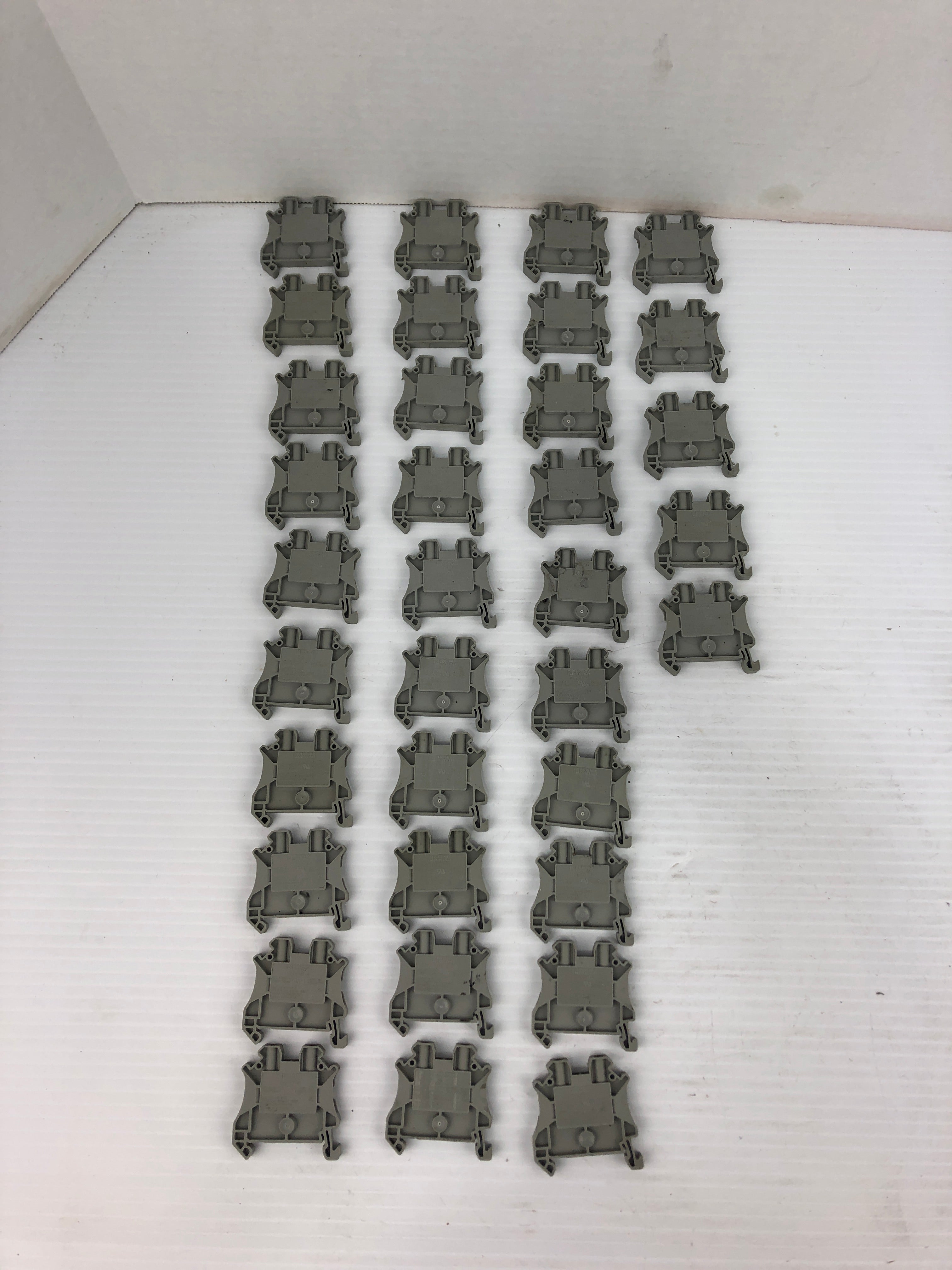 Phoenix Contact UT4 Terminal Block 600V 30A 4mm² - Lot of 35