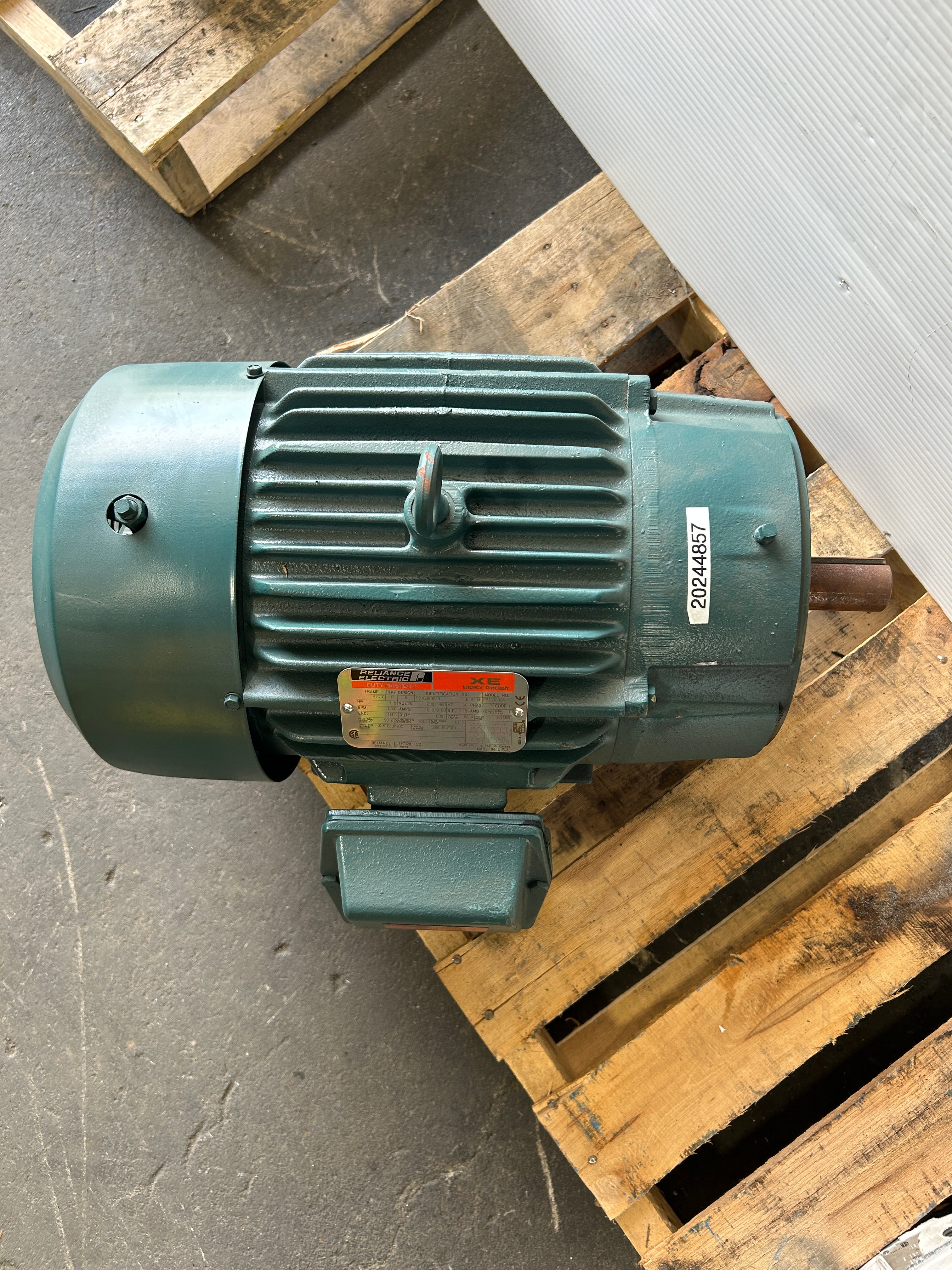 Reliance Electric P21G3832A AC Motor XE 7.5 HP 3PH 1760 RPM 213TC P21G3832-3
