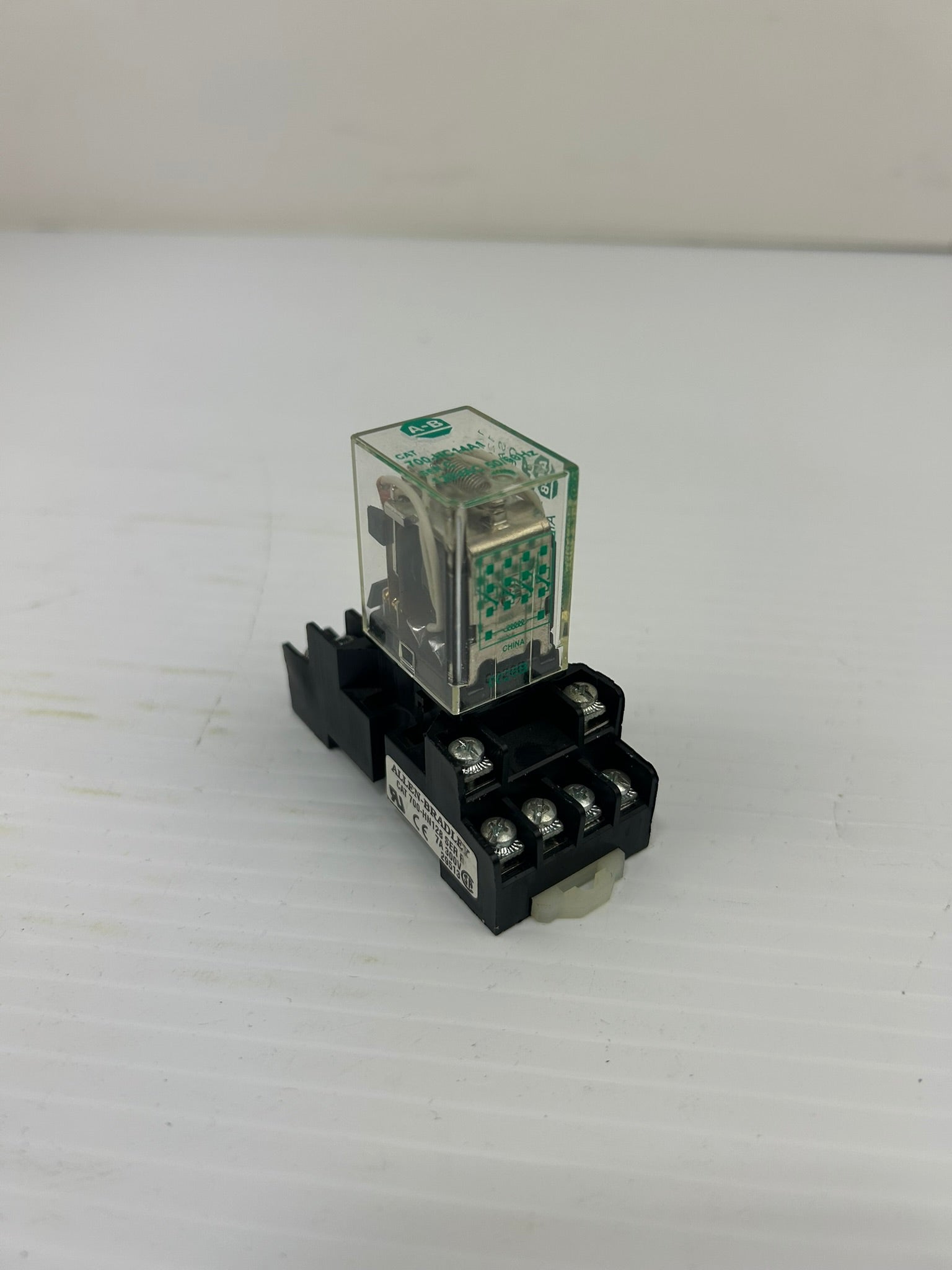 Allen-Bradley 700-HC14A1 Relay Series C with 700-HN128 Base Series B