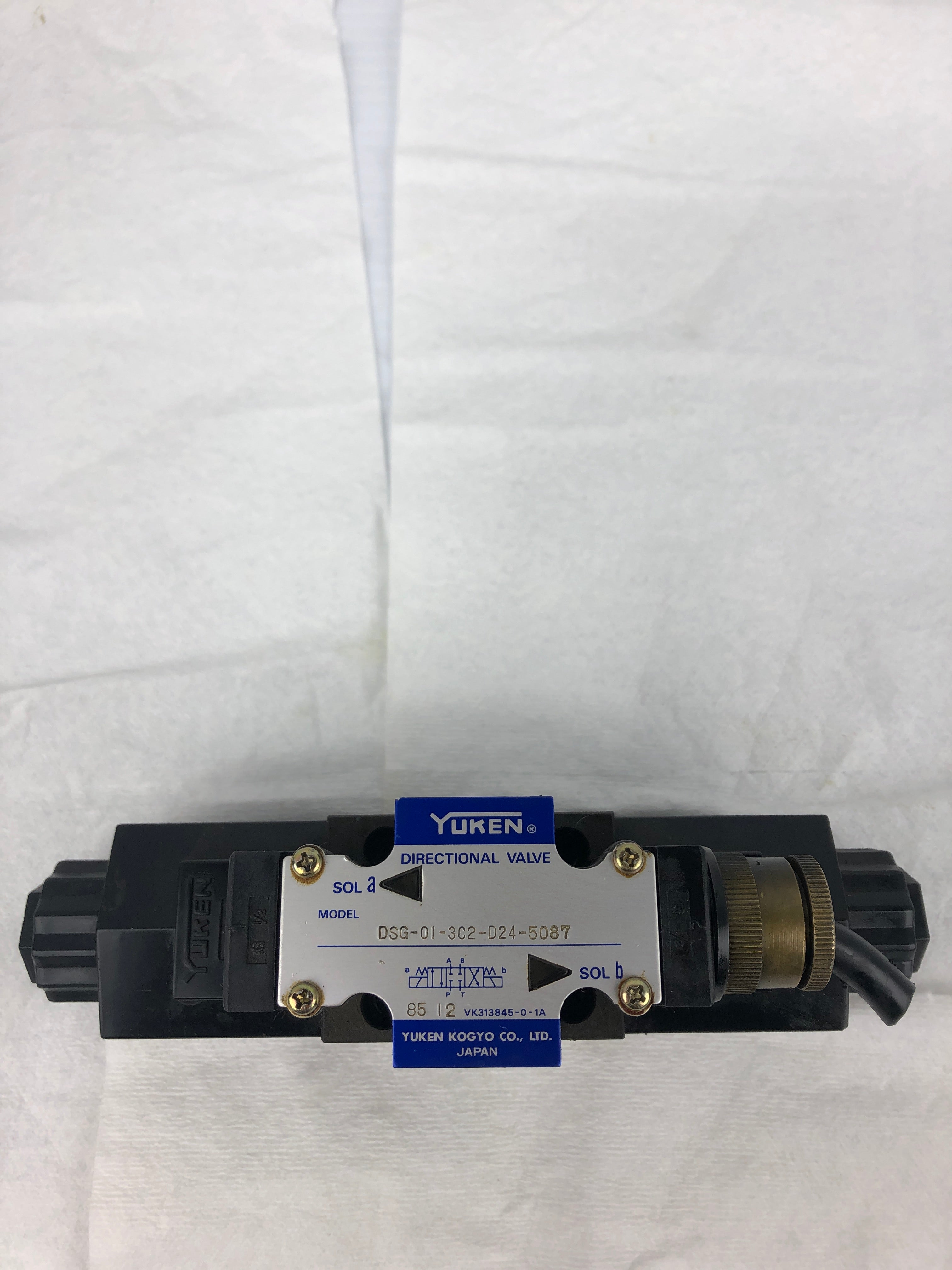 Yuken DSG-01-3C2-D24-5087 Directional Valve