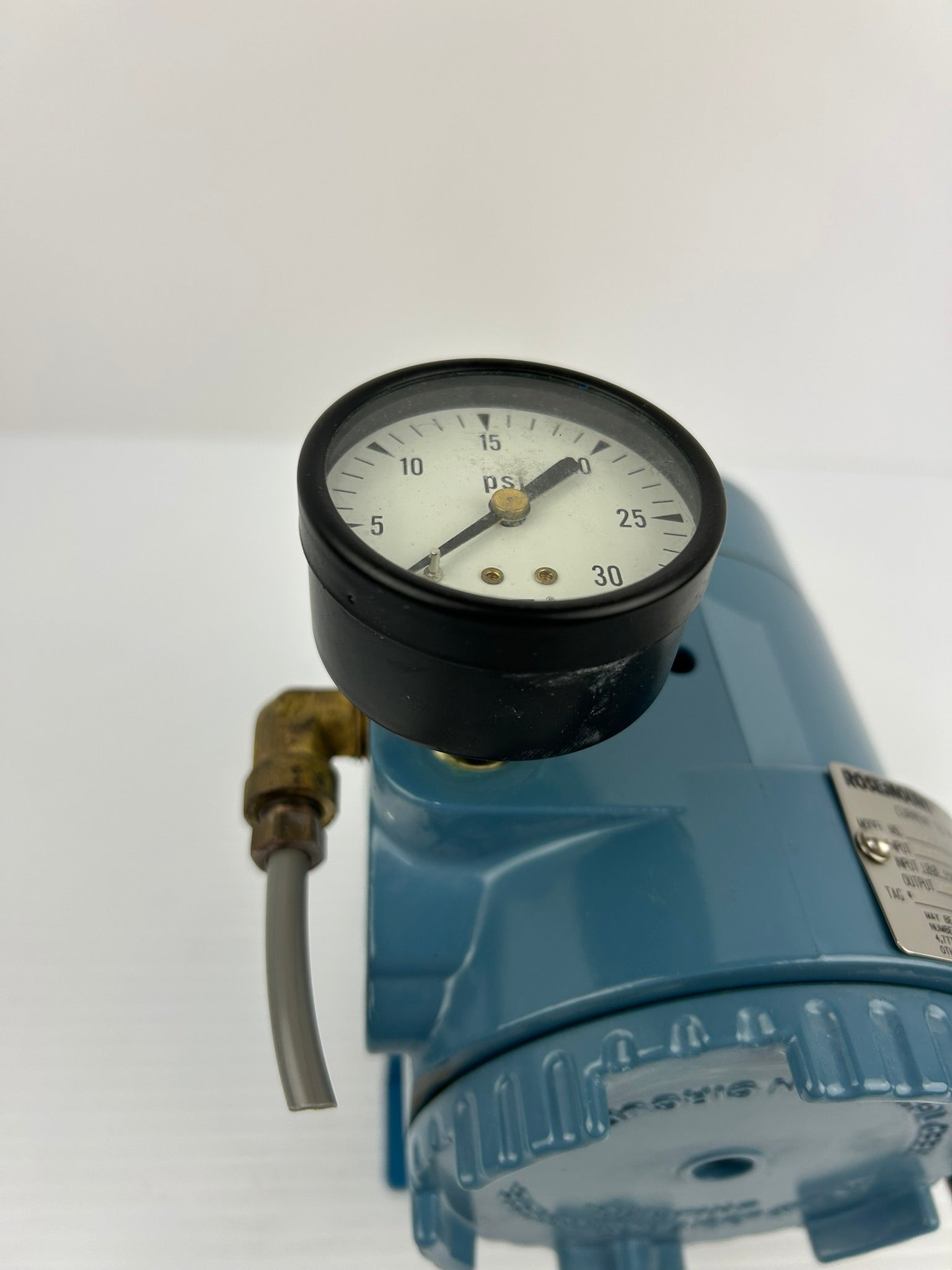 Rosemount 3311DM1H1B1F1G1 Pressure Transducer with Pressure Gauge 0-30 PSI
