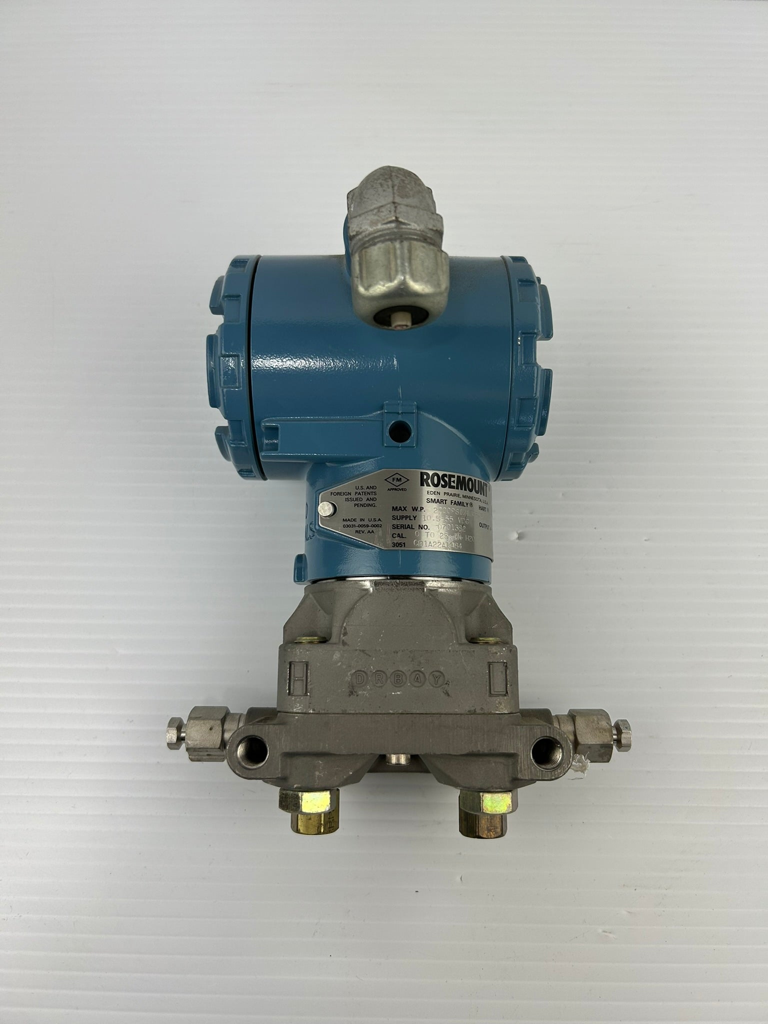 Rosemount 3051CD1A22A1AB4 Pressure Transmitter with 03031-0761-0012 Base