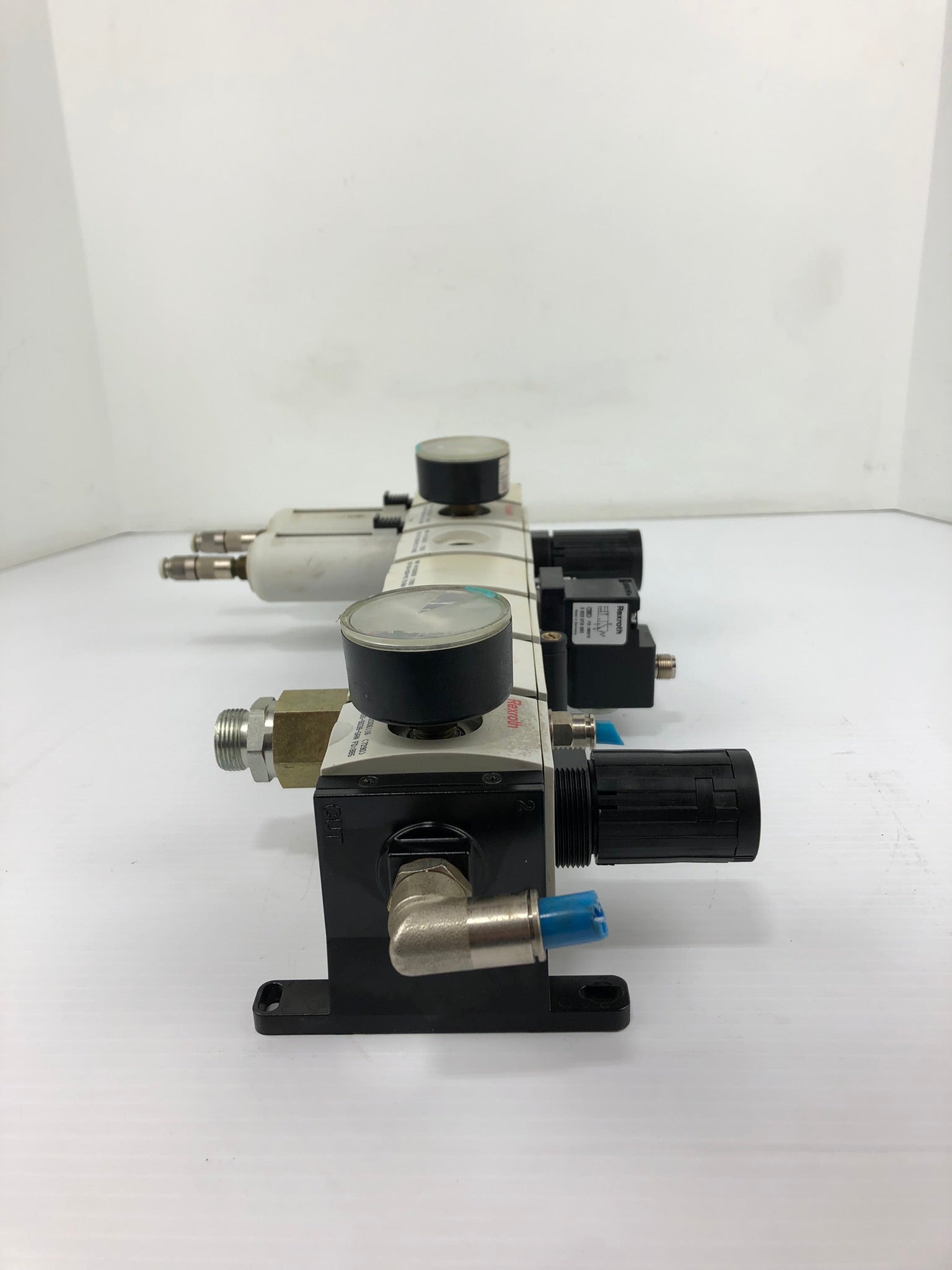 Rexroth Pneumatic Pressure System with Gauges and Lubricators AS2-FLS-G038-PBP