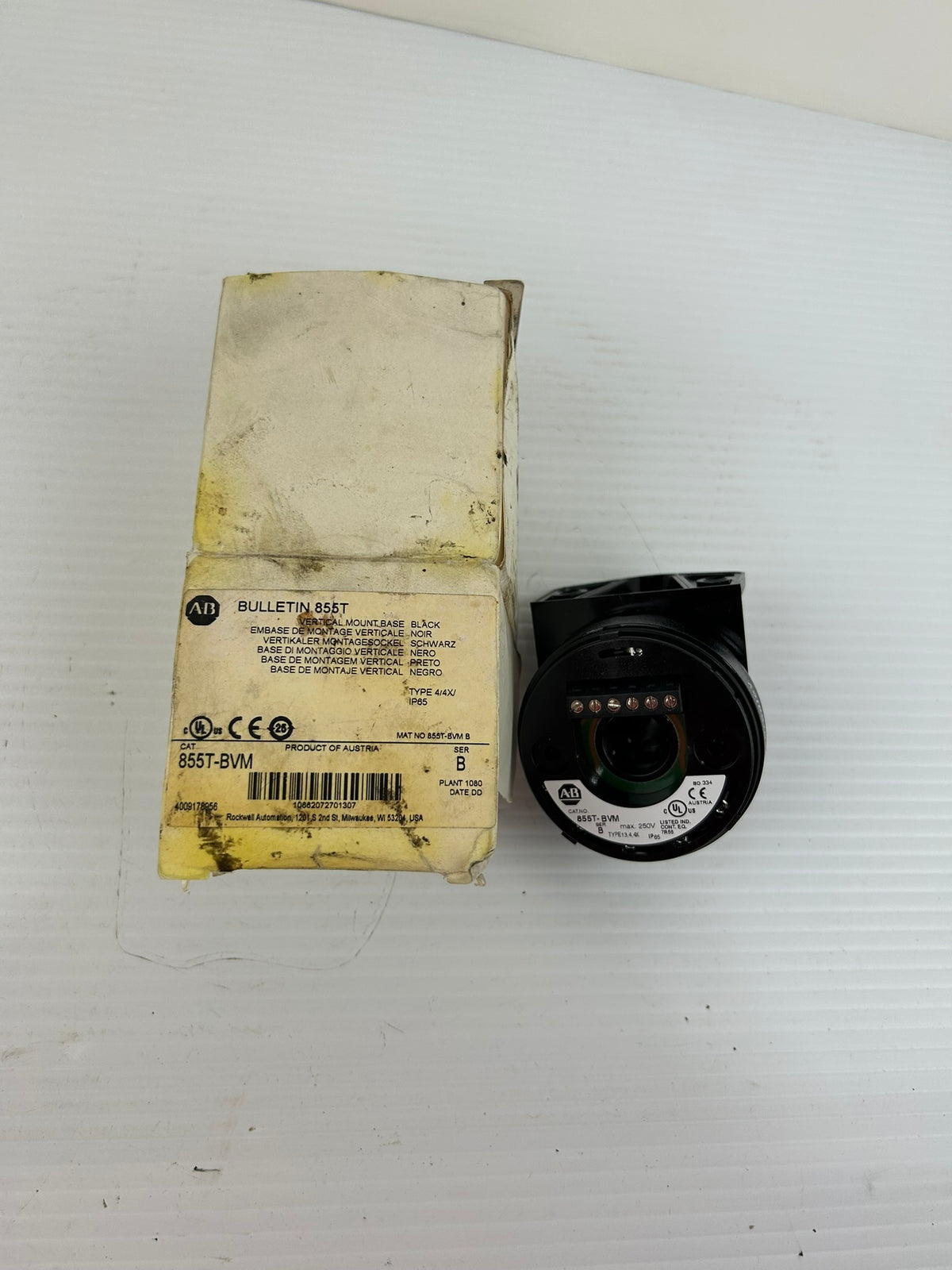 Allen Bradley 855T-BVM Vertical Mount Base for Stack Light Black Series B