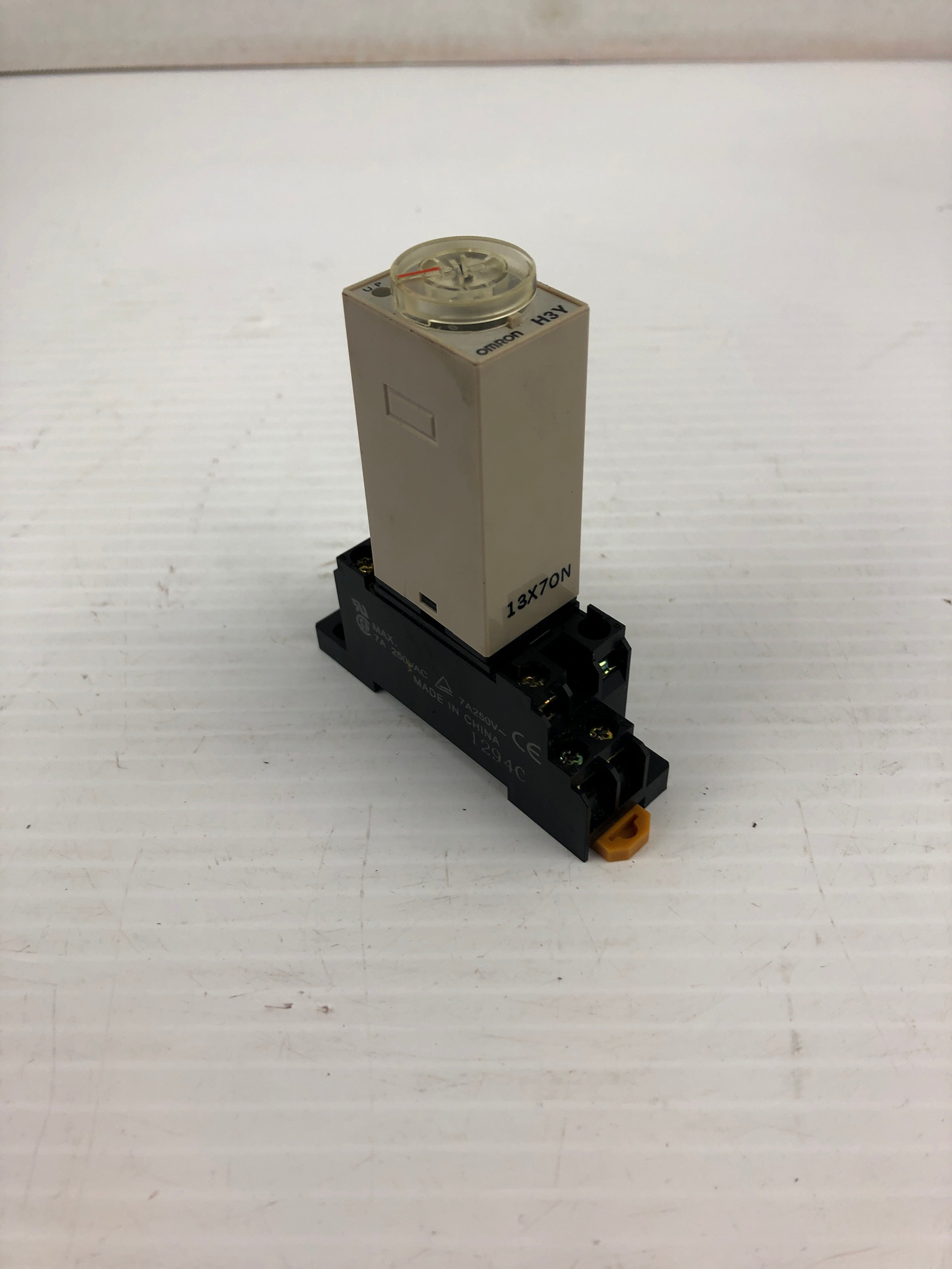 Omron H3Y-2 Timer with Base 1294C