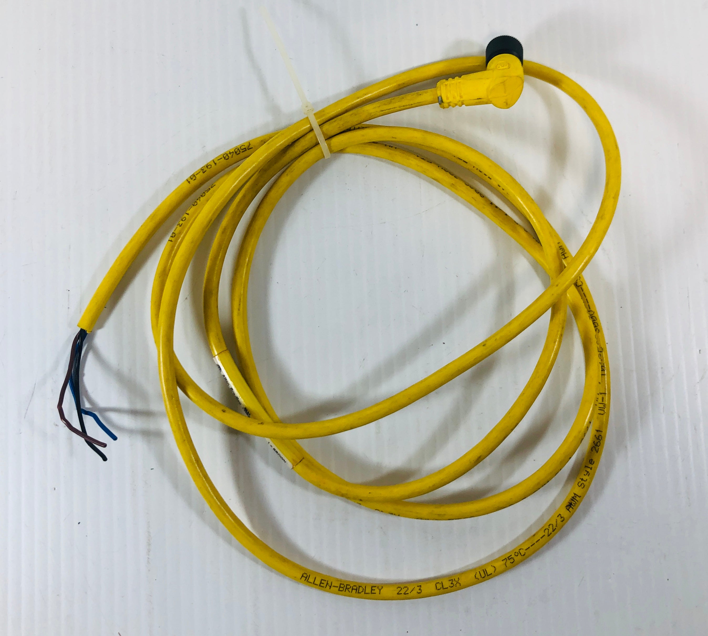 Allen-Bradley 889D-R3AC-2 Cable