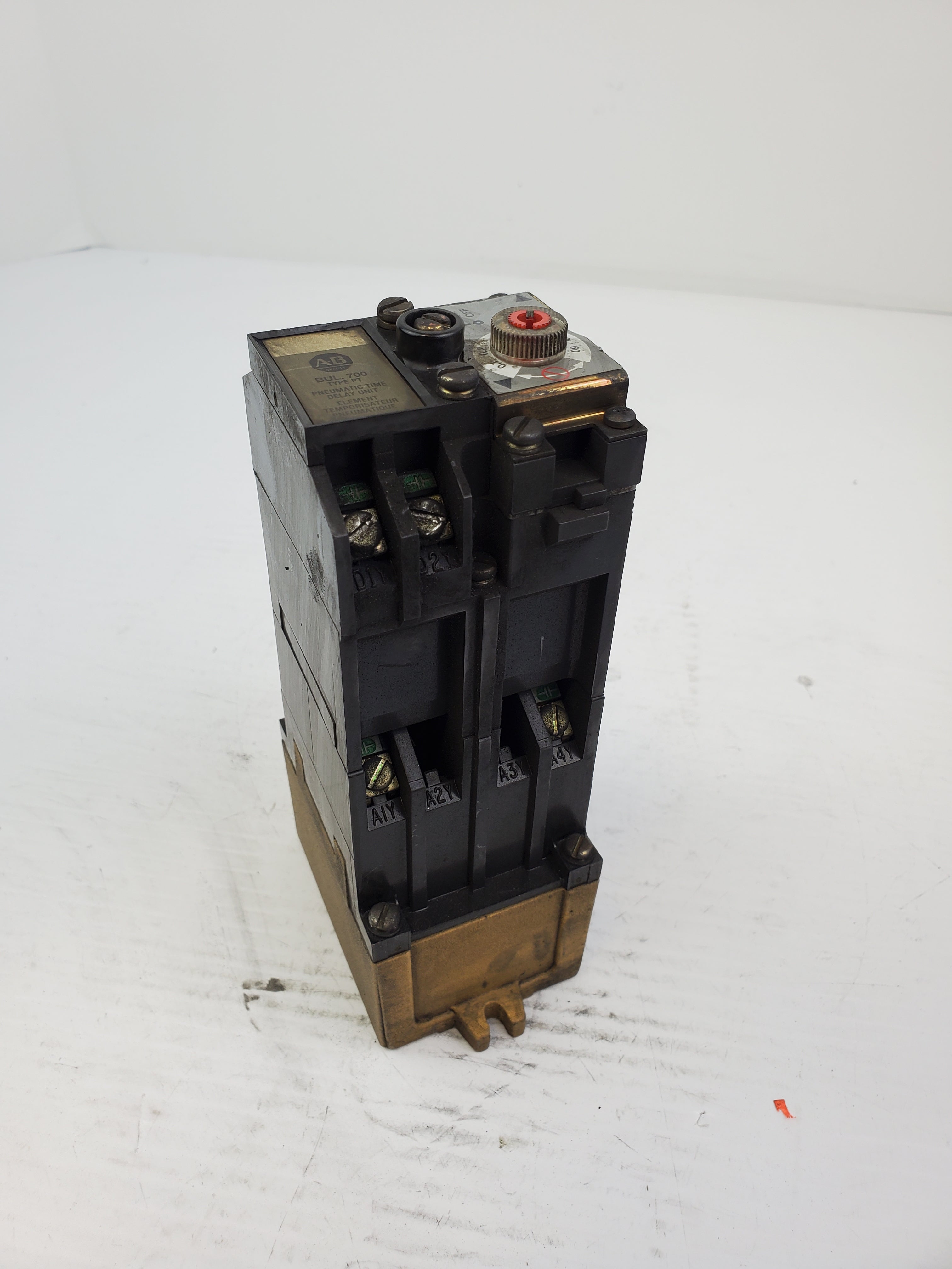 Allen-Bradley 700-PT Pneumatic Time Delay Relay with 700-P400A1 Series B