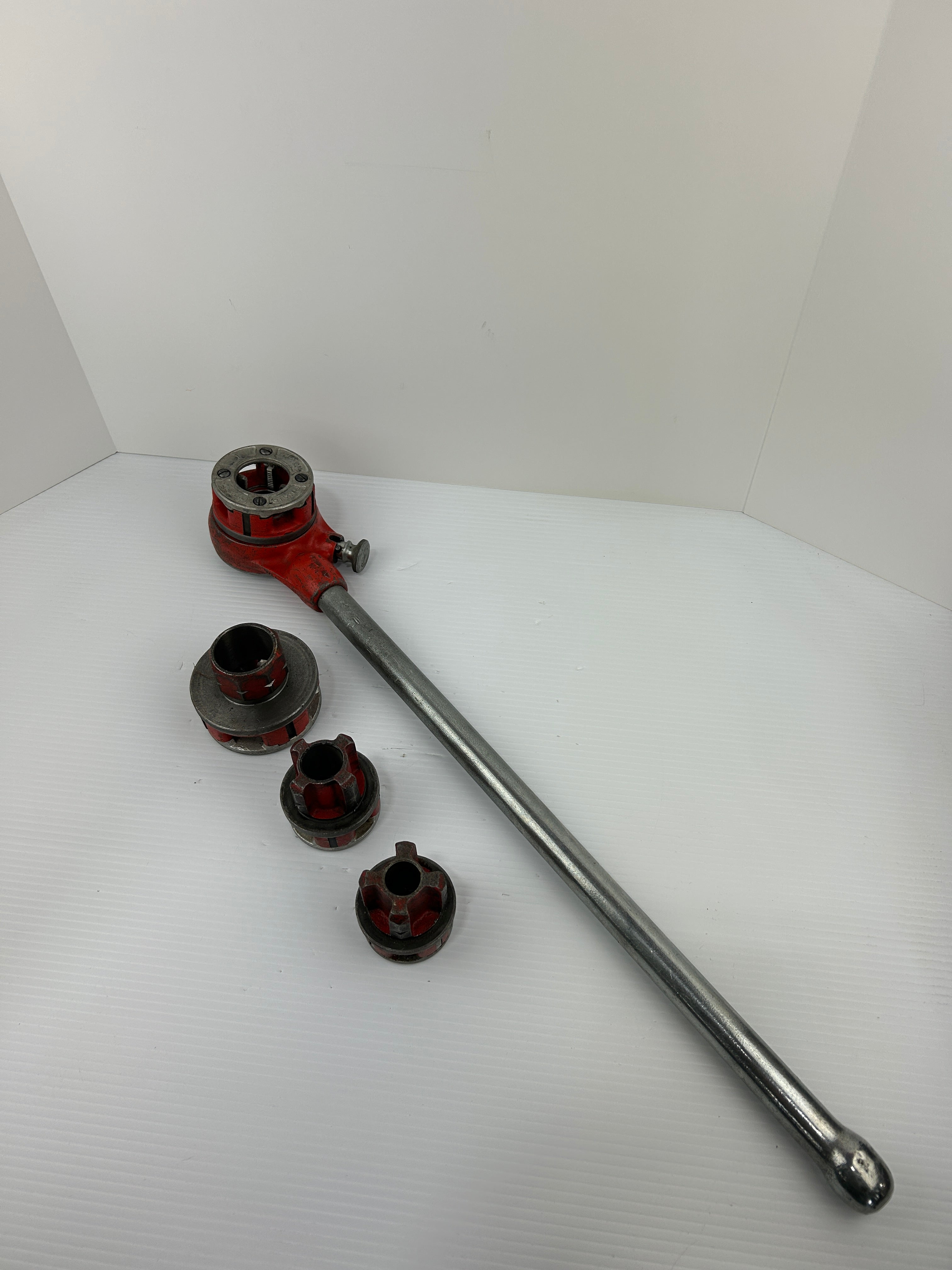 Ridgid 11-R Pipe Threader Ratchet with Handle & #11 1/2" #12 3/4" 1-1/4" Die Set