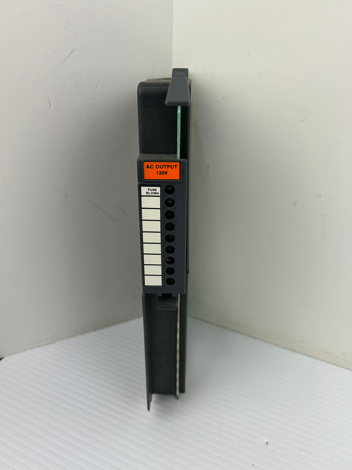 Allen-Bradley 1771-0A AC Output Module Series B 120V