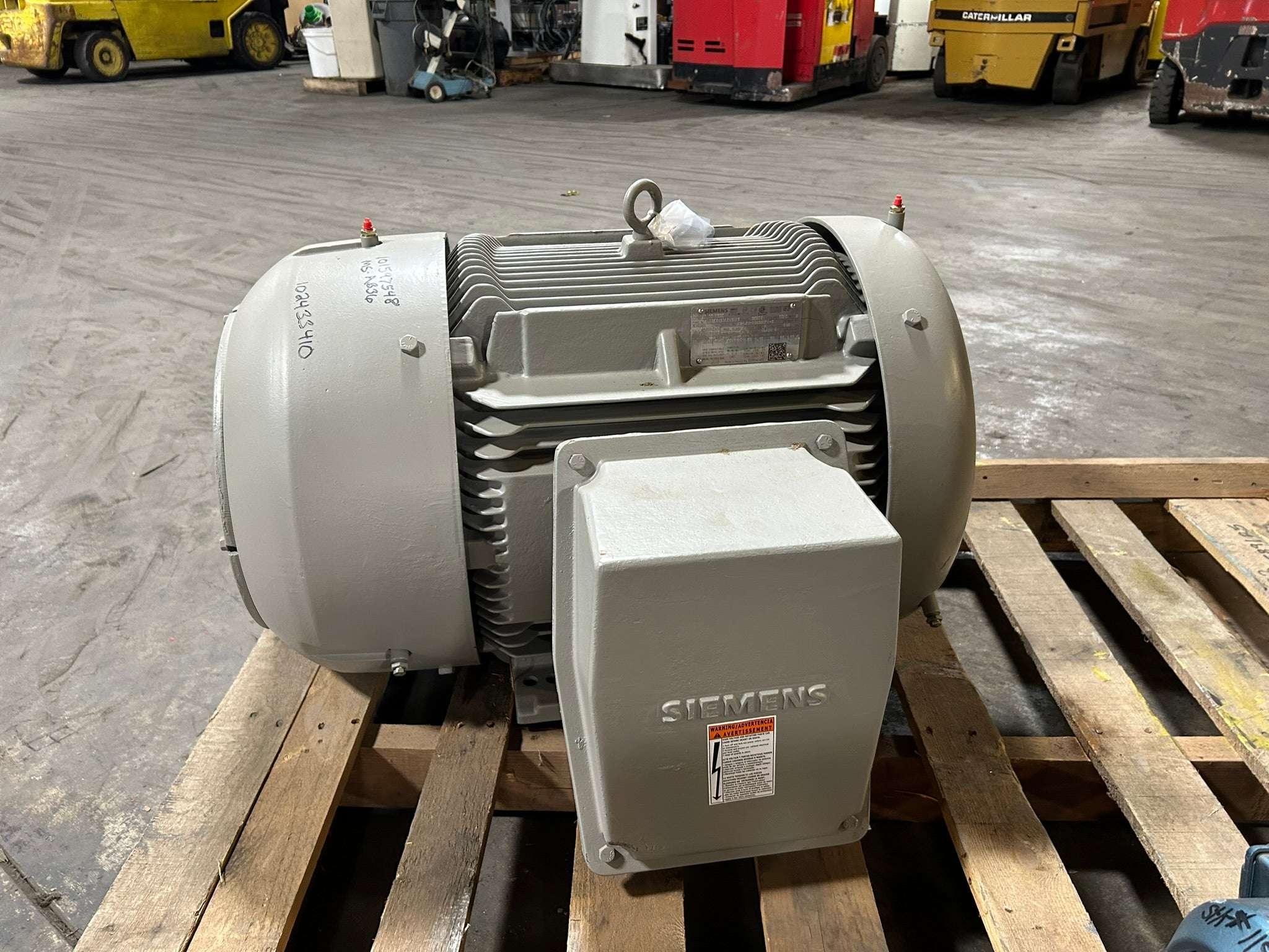 Siemens SD100 AC Electric Motor 1LE24213DA212AA3 3 PH 75 HP 3565 RPM