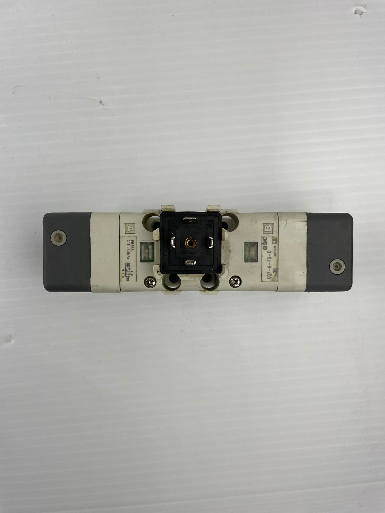 SMC Solenoid Valve VQ7-6-FG-D-3N Pressure Rating 0.15~1.0MPa