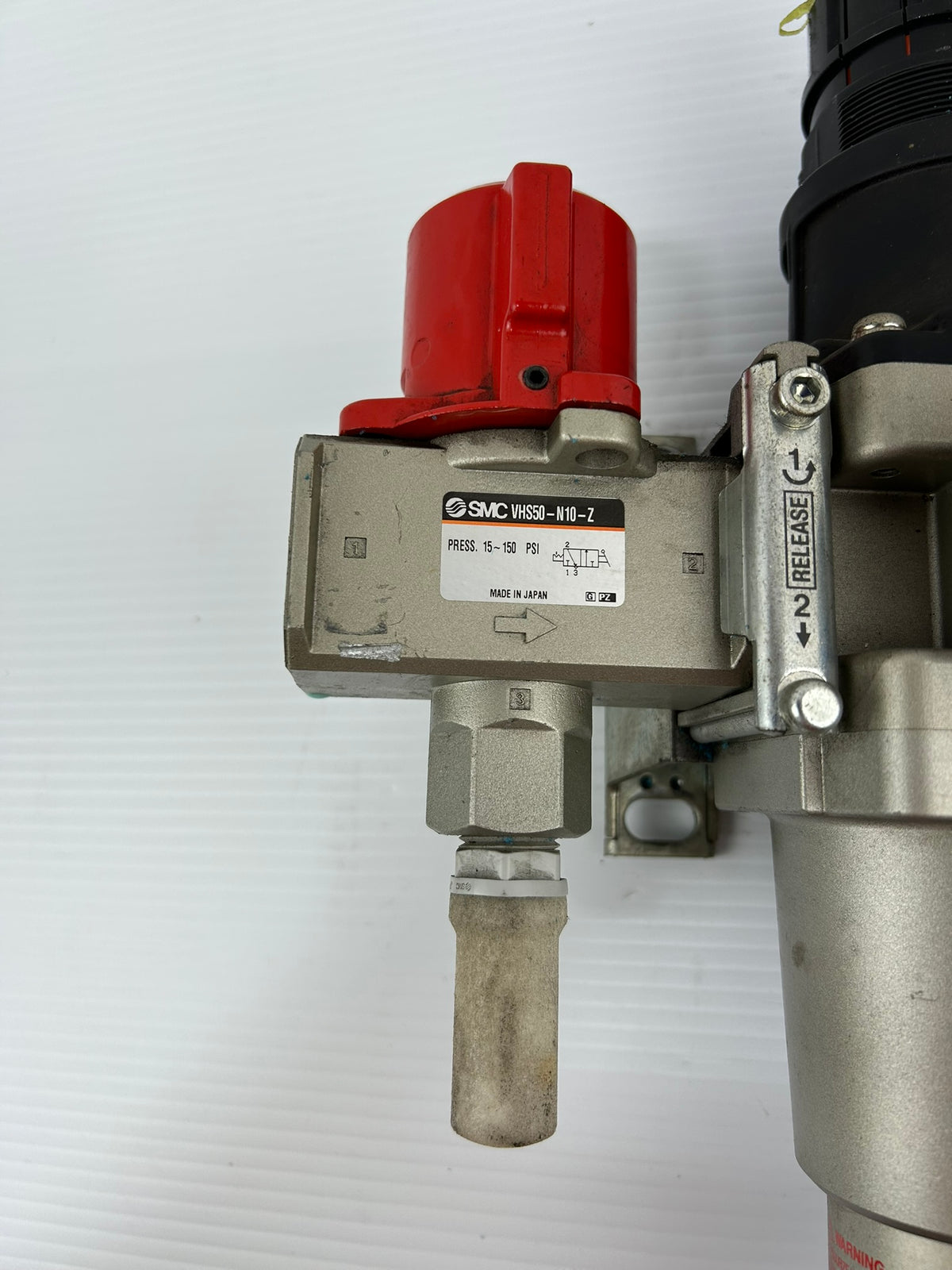 SMC AW60-N10-Z Pneumatic Filter Regulator with VHS50-N10-Z Lockout Valve