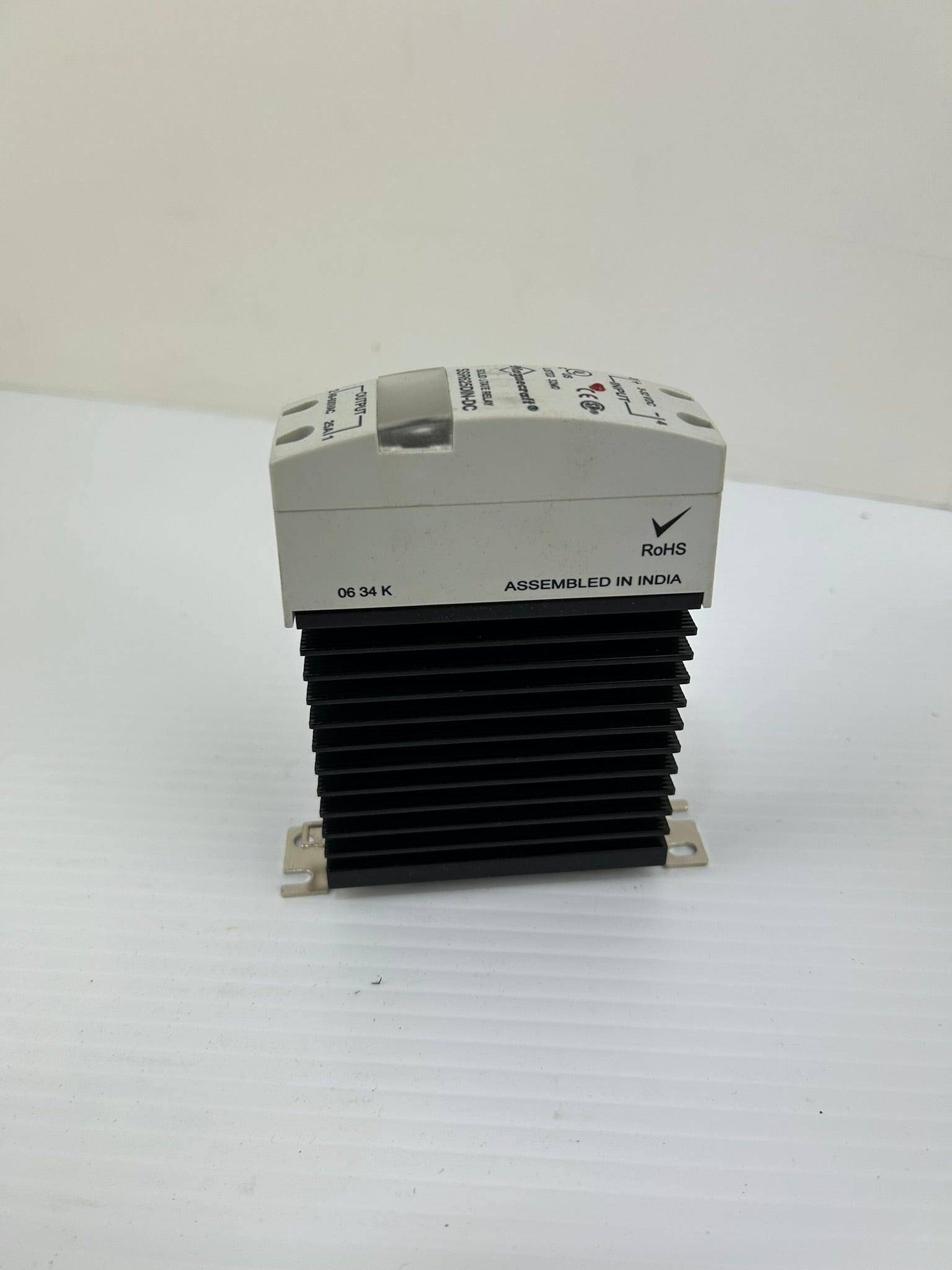 Magnecraft SSR625DIN-DC Solid State Relay 25A 48-600VAC 3-32VDC with Heatsink