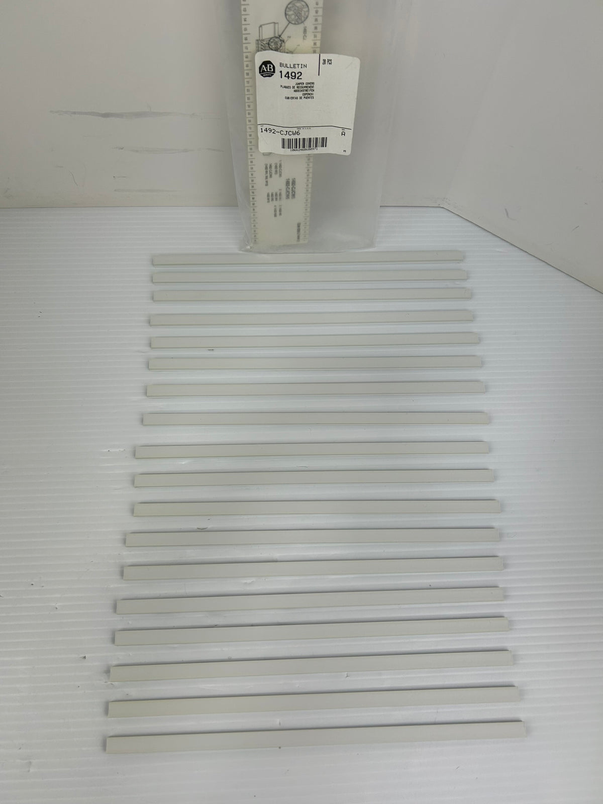 Allen-Bradley 1492-CJCW6 Terminal Jumper Cover Series A - Lot of 18