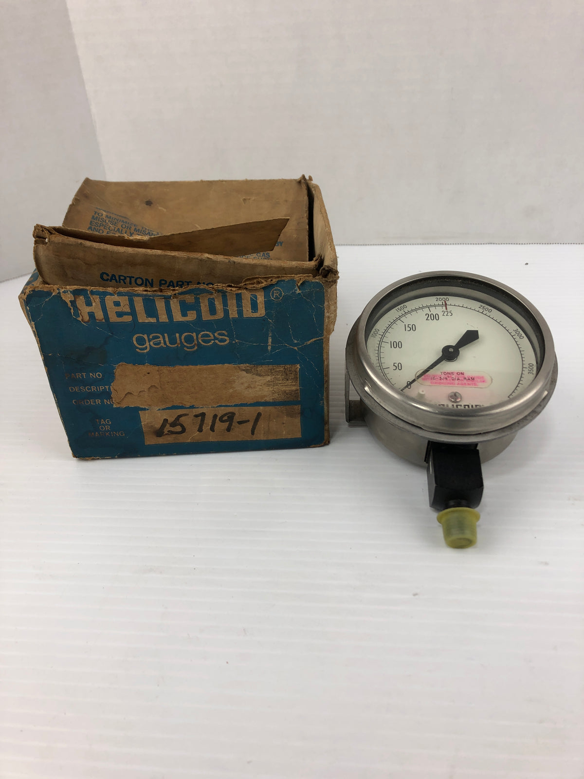 Helicoid E3P1J3P00001PAE Dual Pressure Gauge