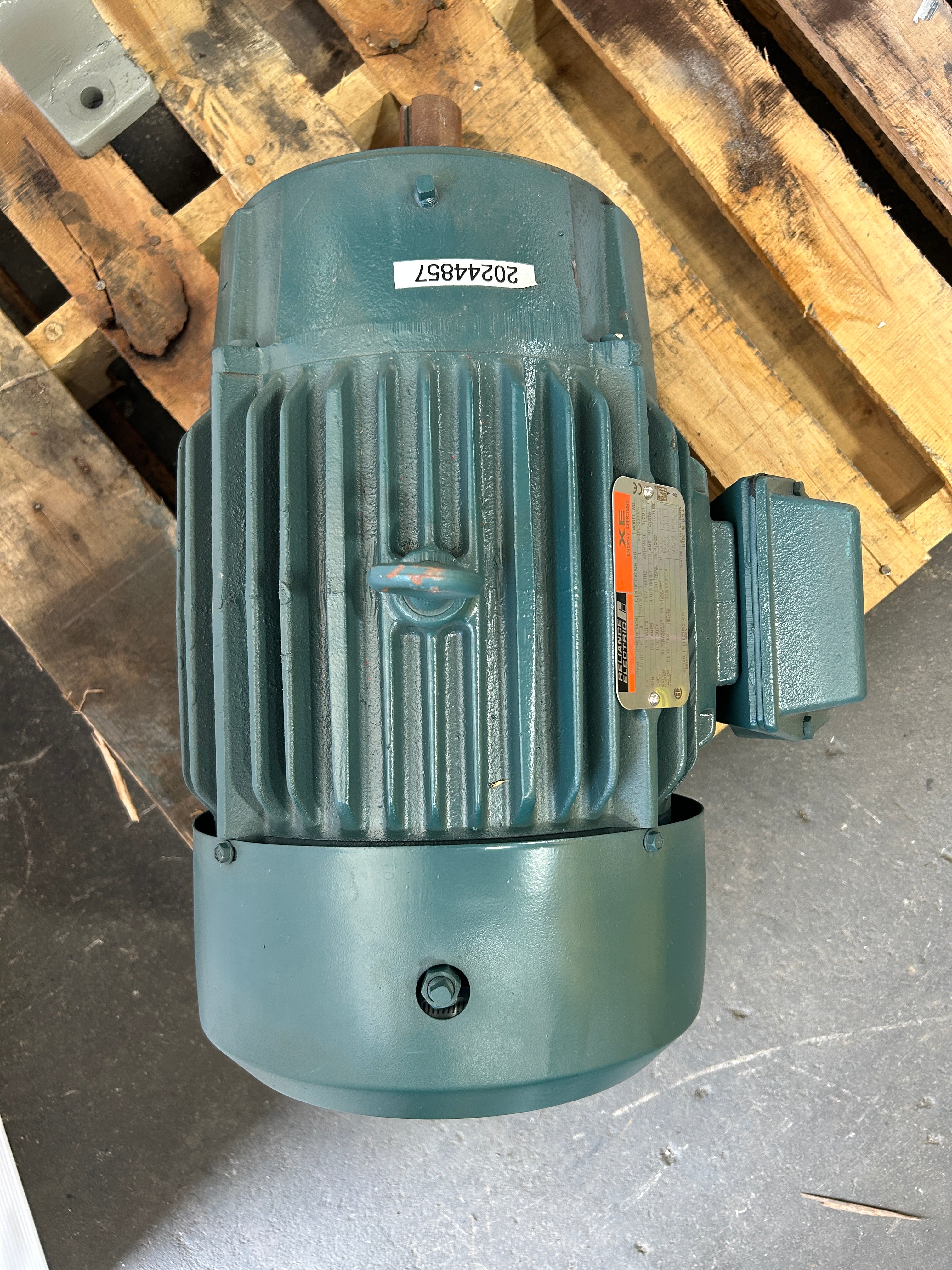 Reliance Electric P21G3832A AC Motor XE 7.5 HP 3PH 1760 RPM 213TC P21G3832-3