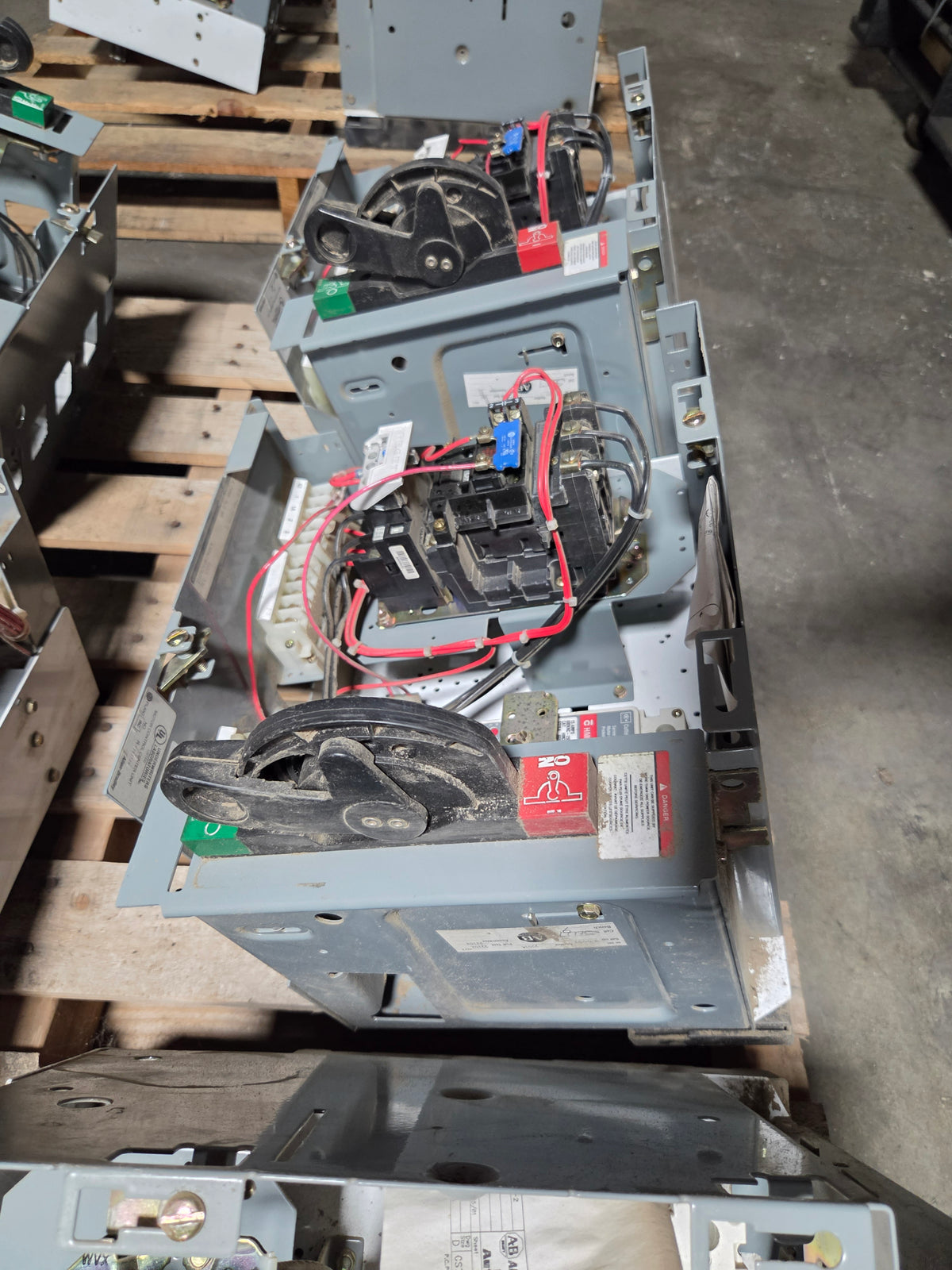 Allen-Bradley MCC Bucket 2113B Size 1 FVNR 15A Breaker 5.0HP 3PH 480V - No Door