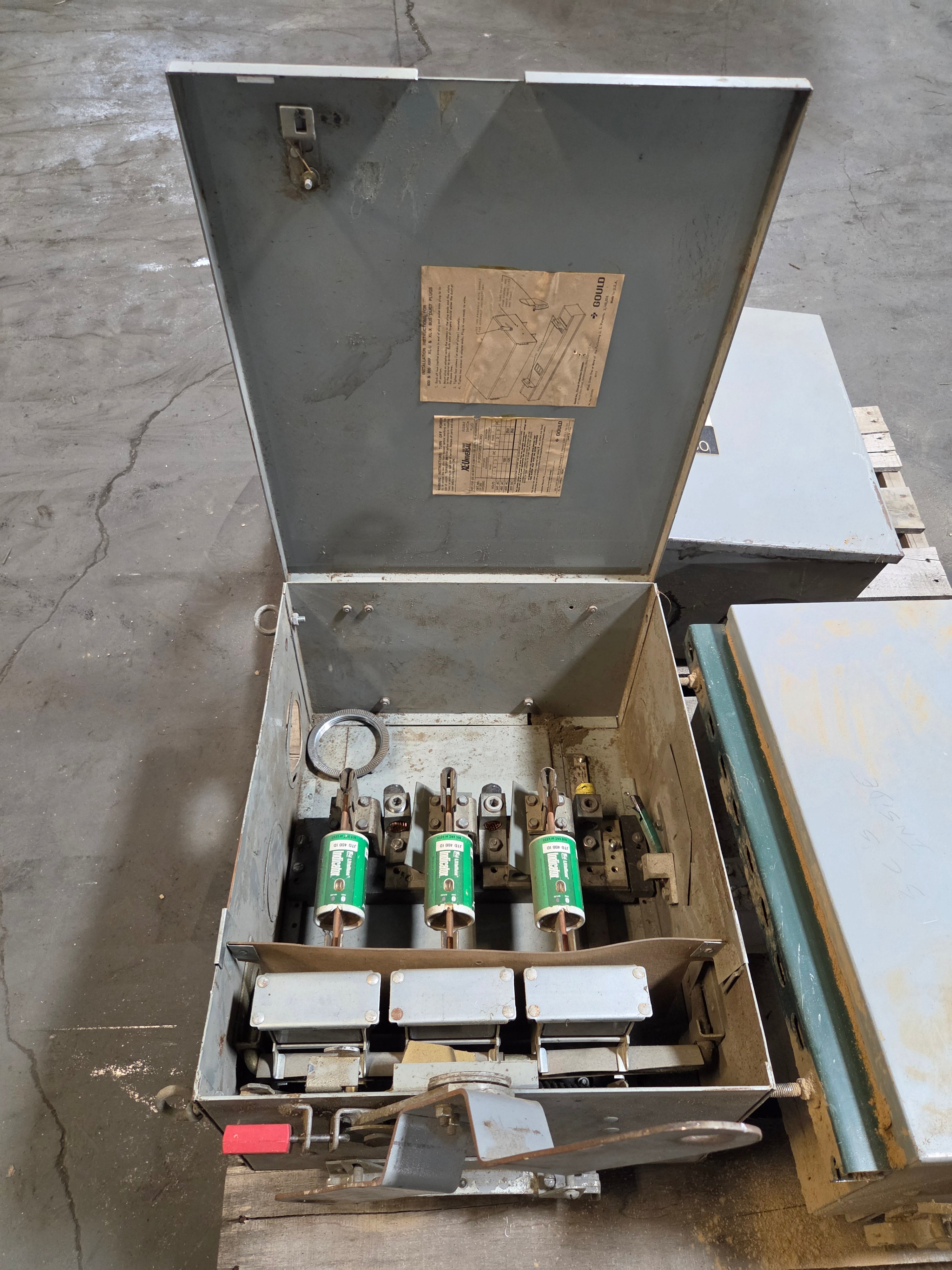 Gould ITE UV365 XL-Universal Bus Plug Fusible Switch 400A 600V Busway 3 Phase