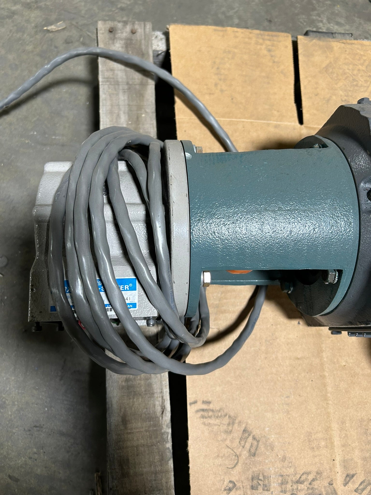 Baldor Reliance 018-A000-0007 Electric Motor with Tamagawa 800123-R FA-Solver