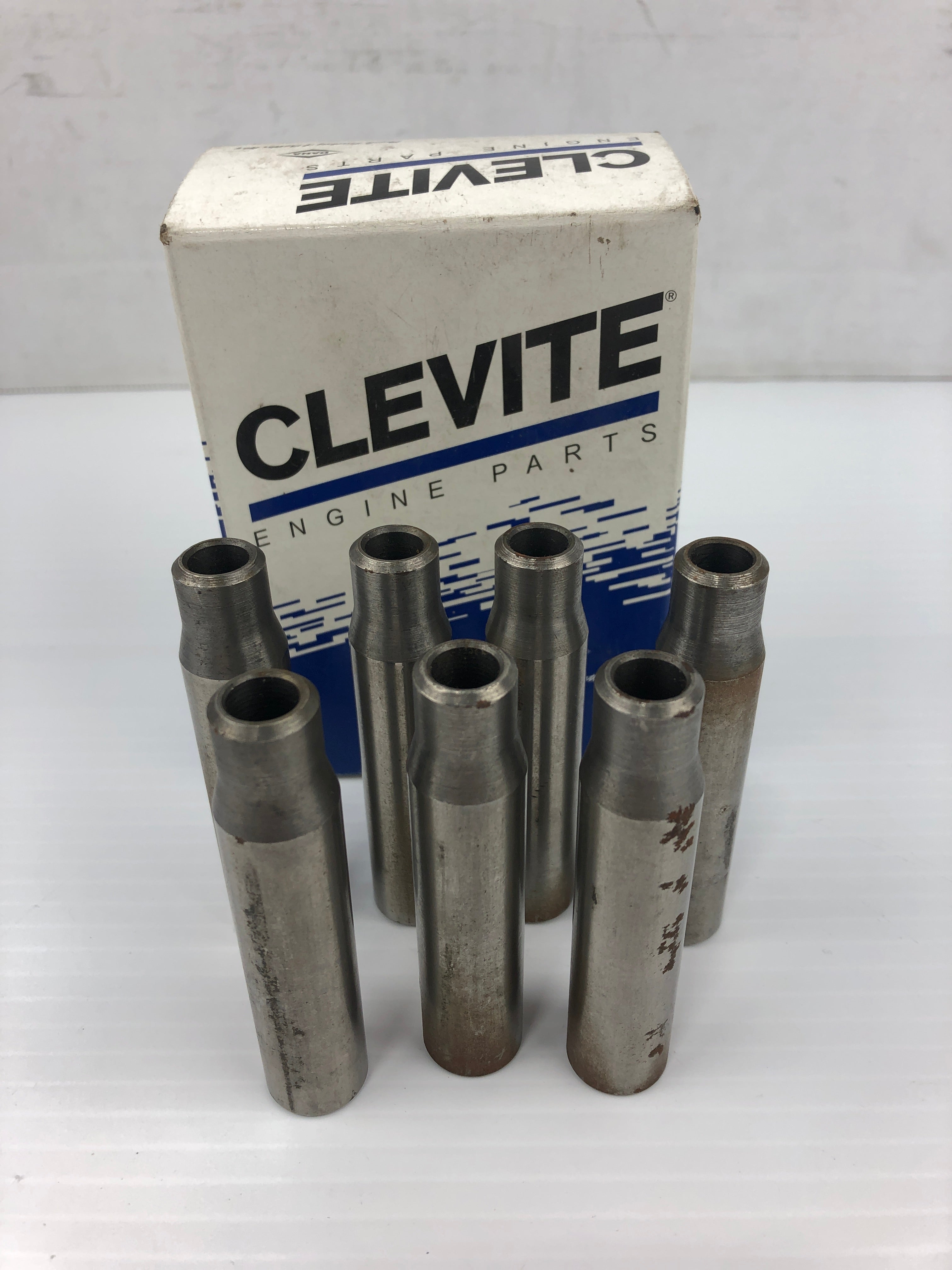 Clevite 2173977 Engine Valve Guide 217-3977 - Box of 7