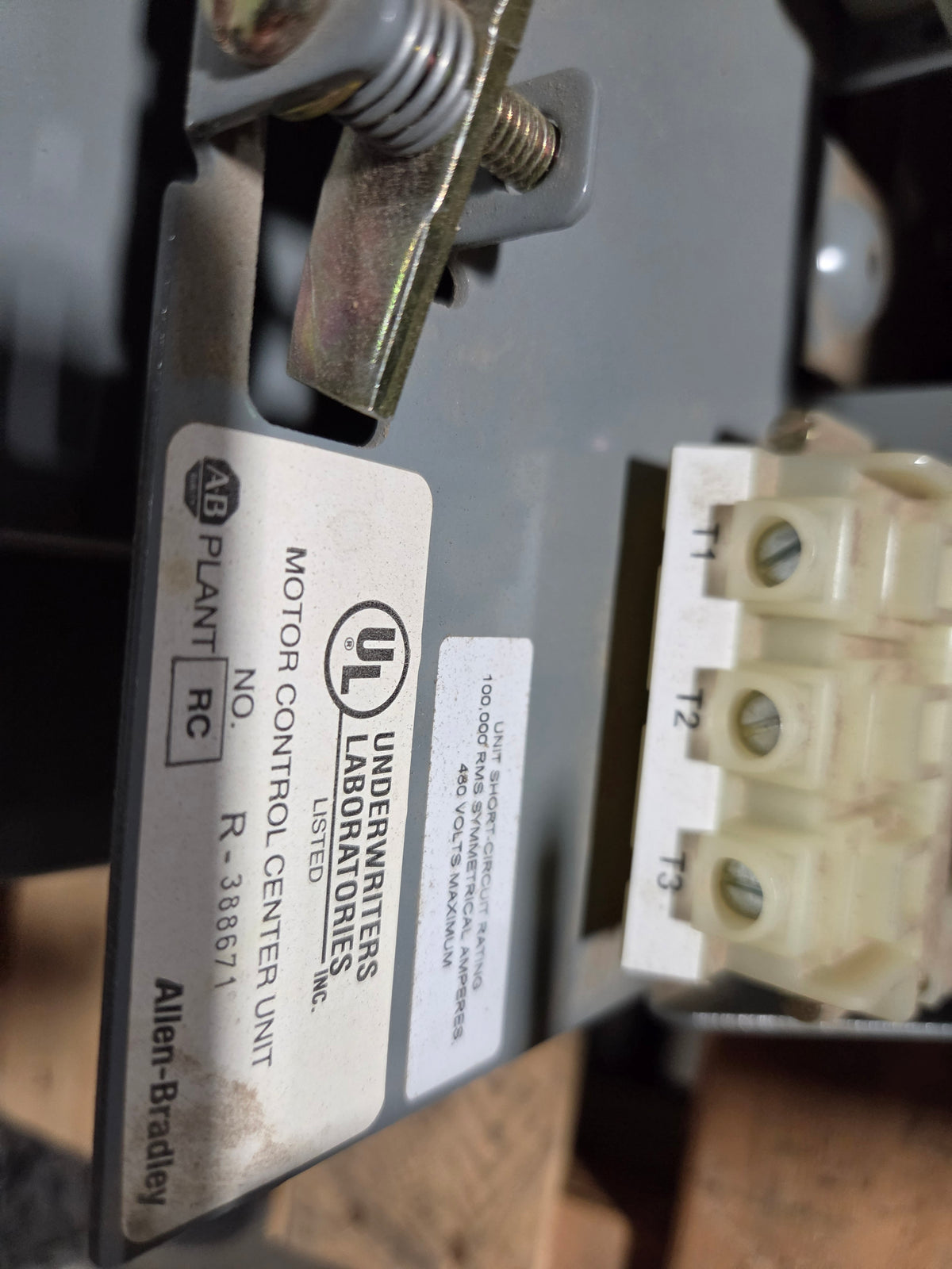 Allen-Bradley MCC Bucket 2113B Size 1 FVNR 15A Breaker 3.0HP 3PH 480V - No Door